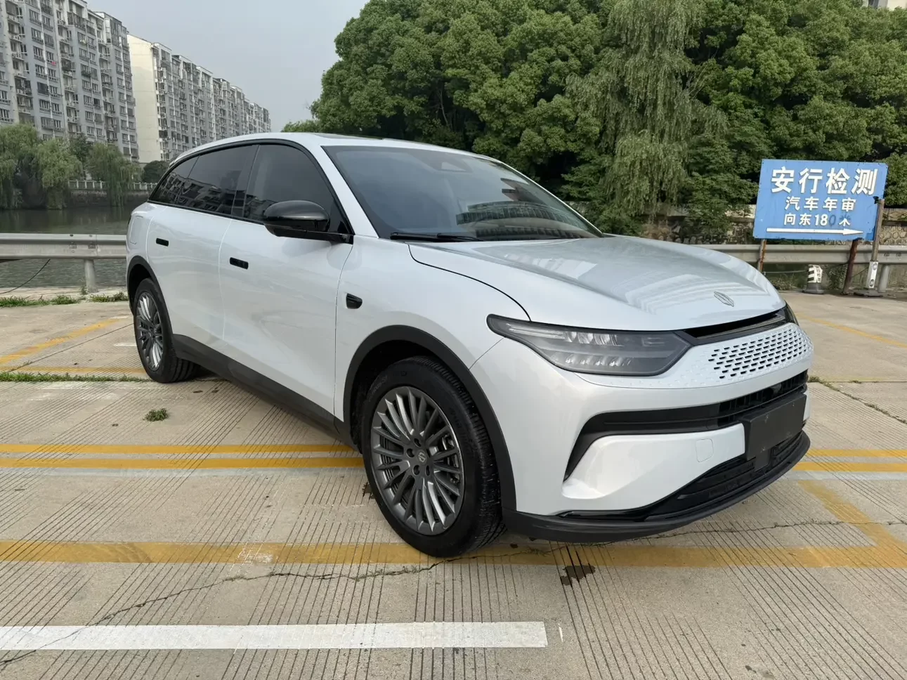 Leapmotor Zero running C11