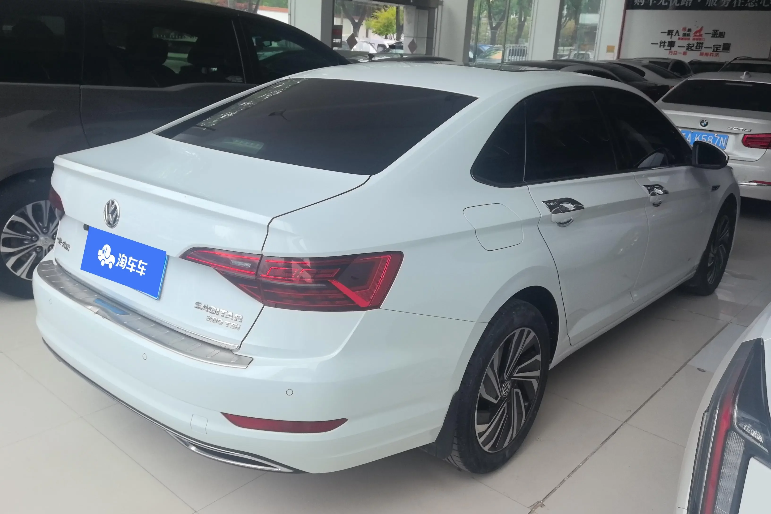 Volkswagen Sagitar