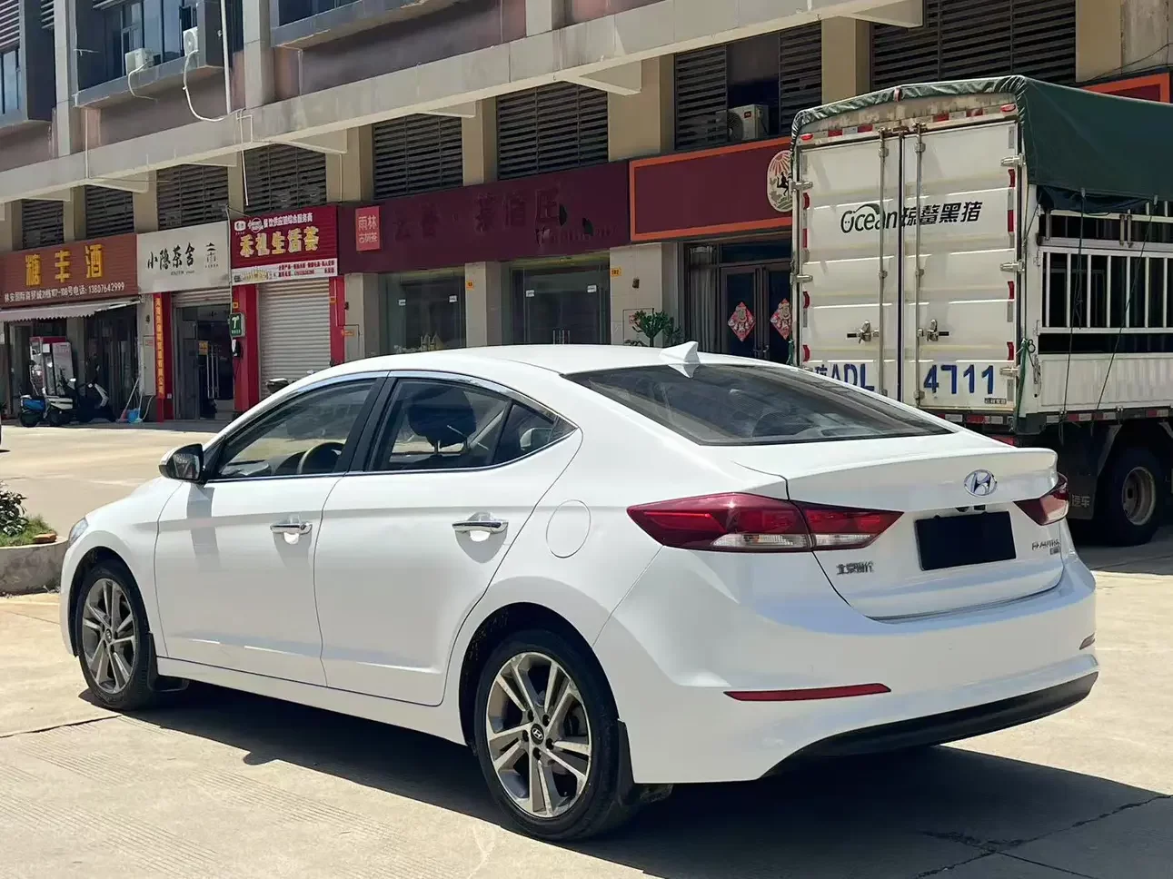 Hyundai lead