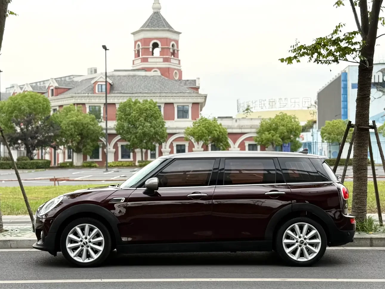 MINI CLUBMAN
