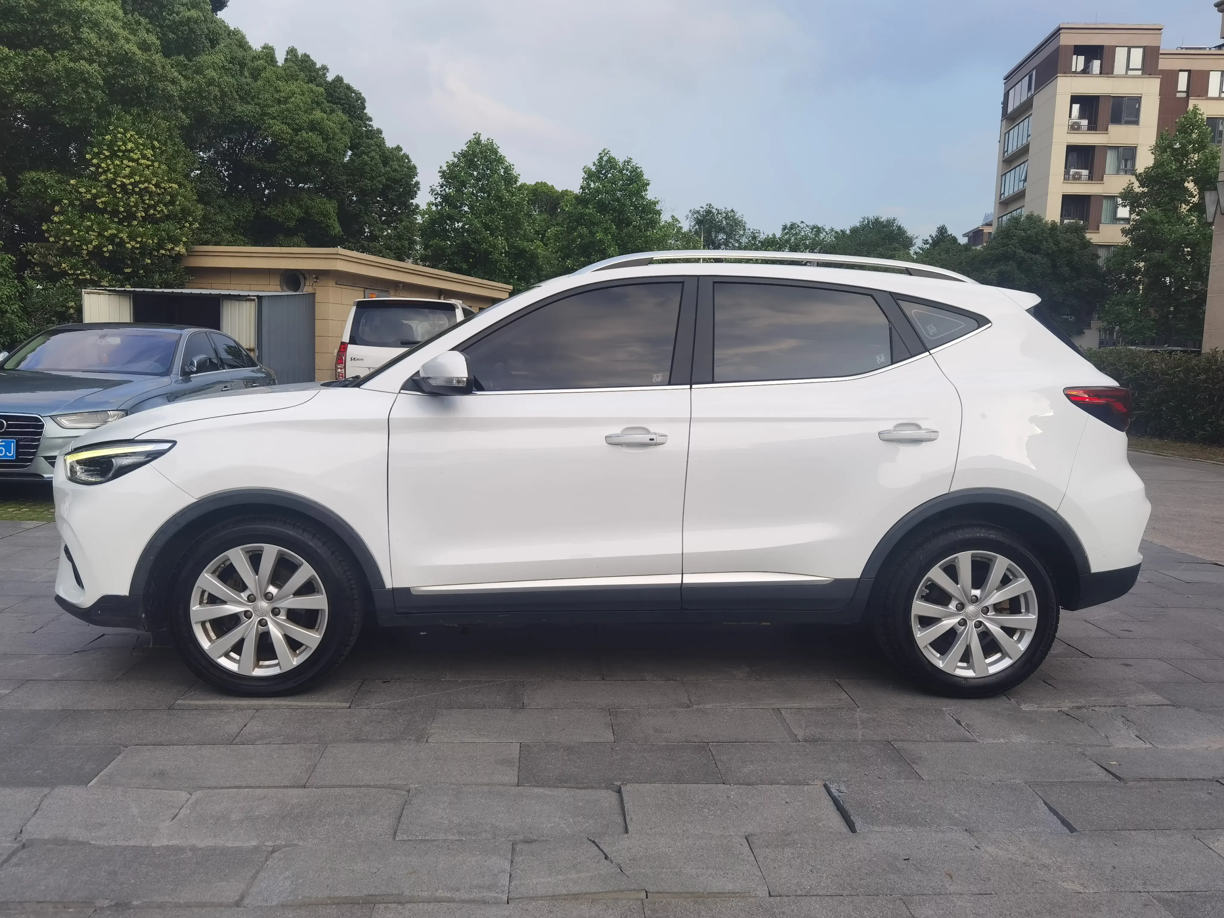MG ZS