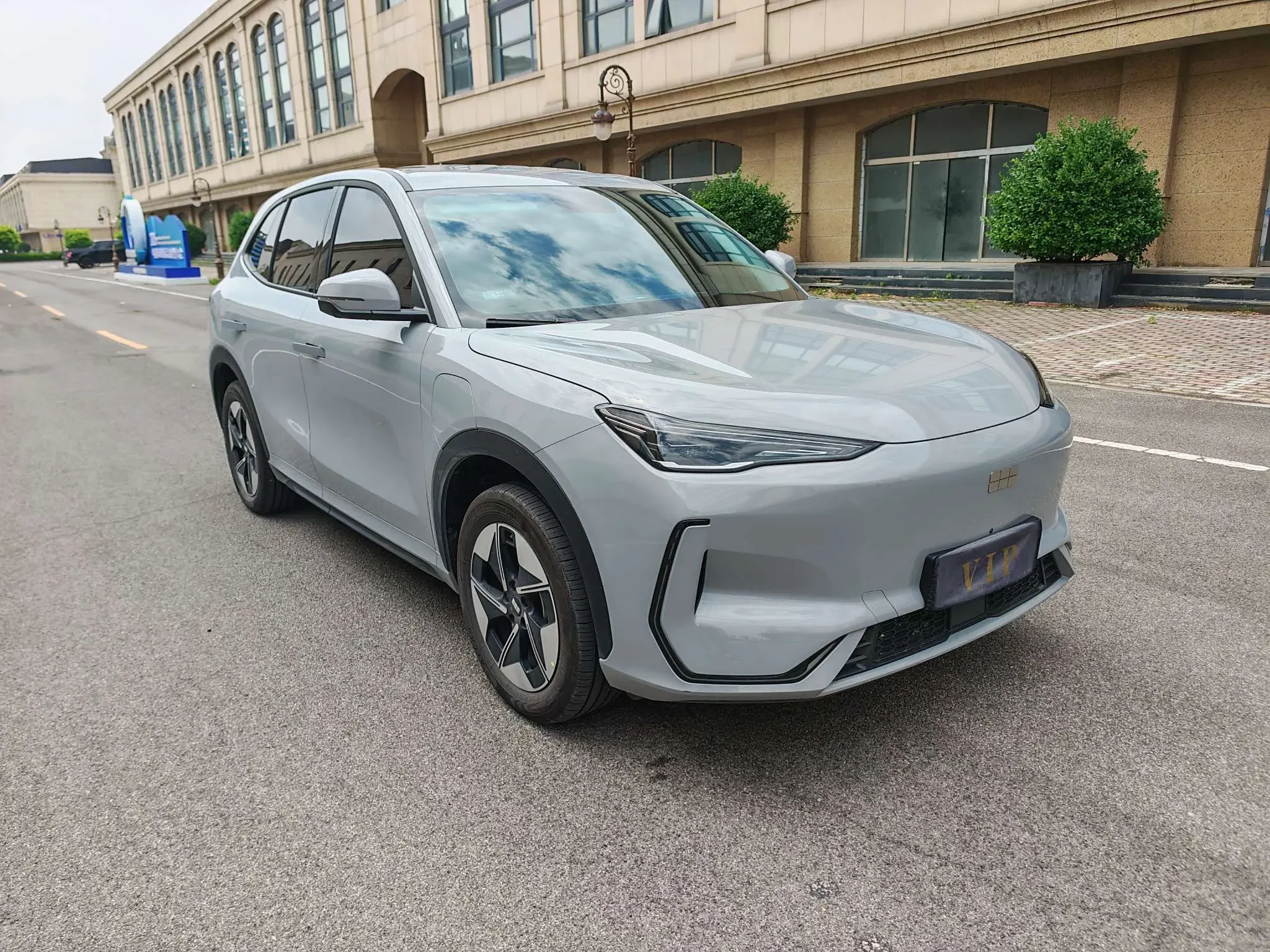 Geely Galaxy E5
