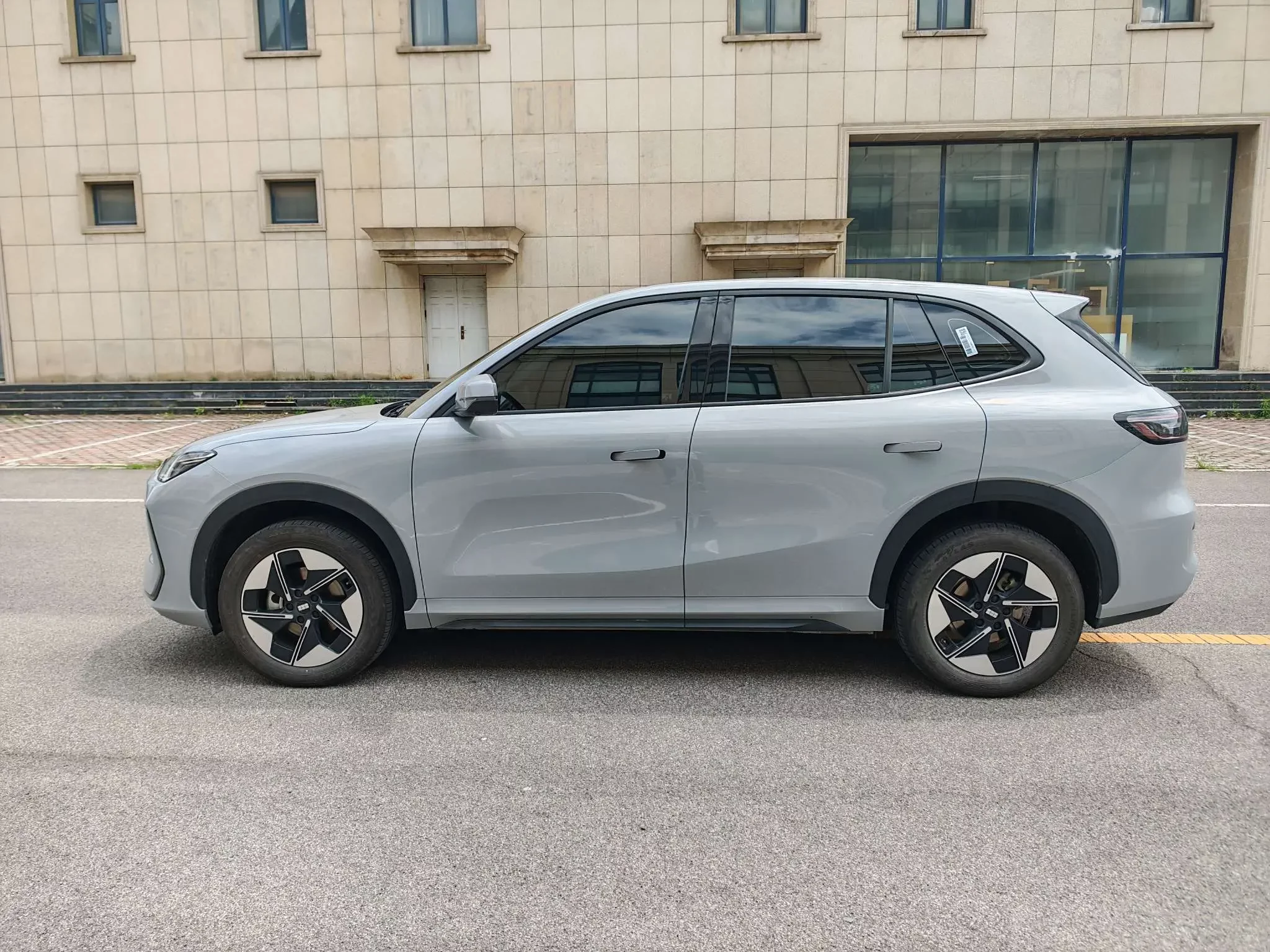Geely Galaxy E5