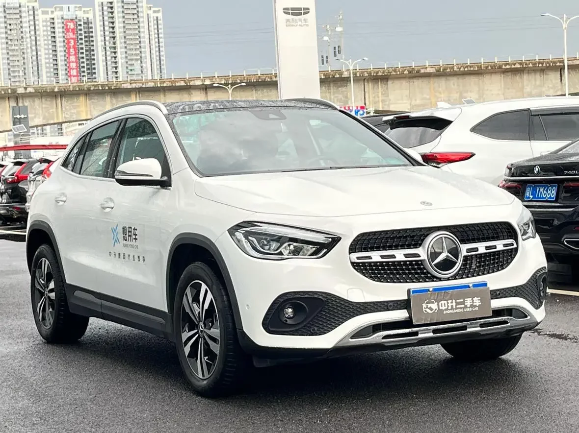 Mercedes-Benz GLA