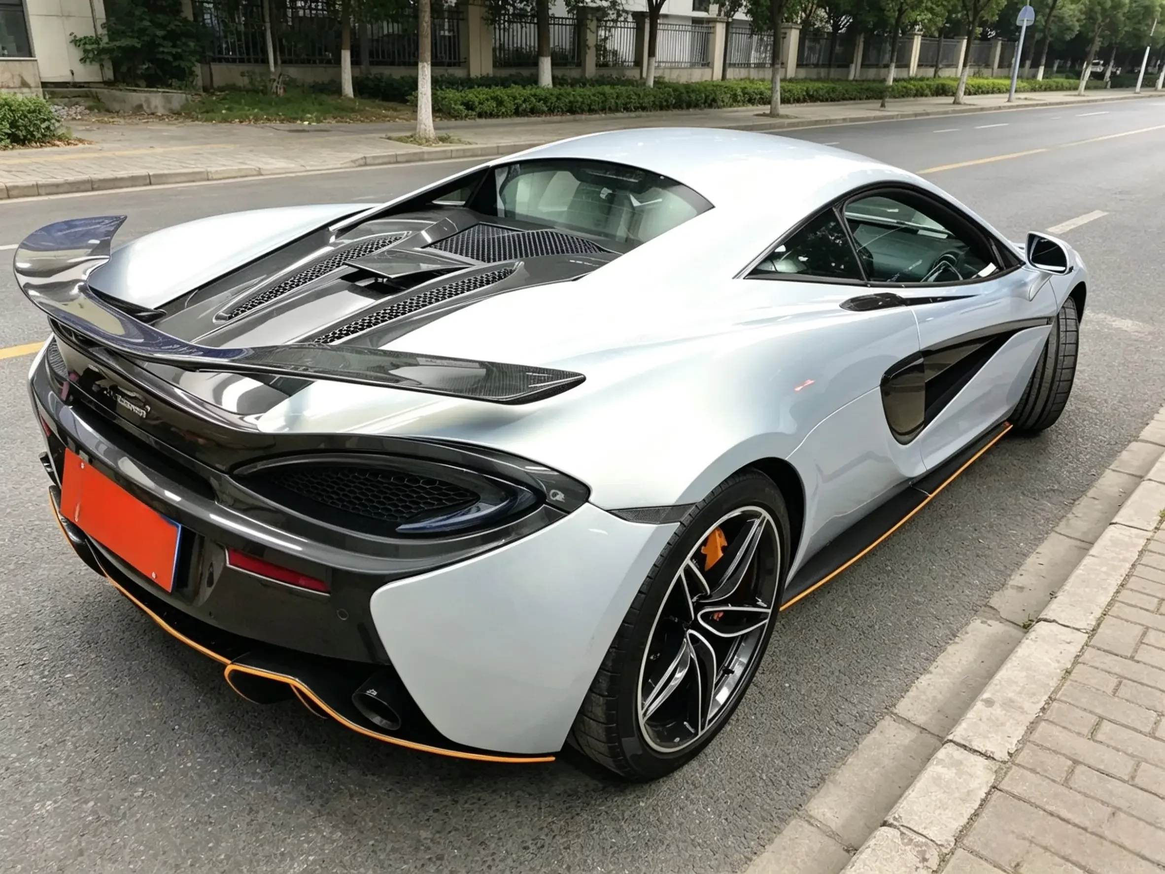 McLaren 570S