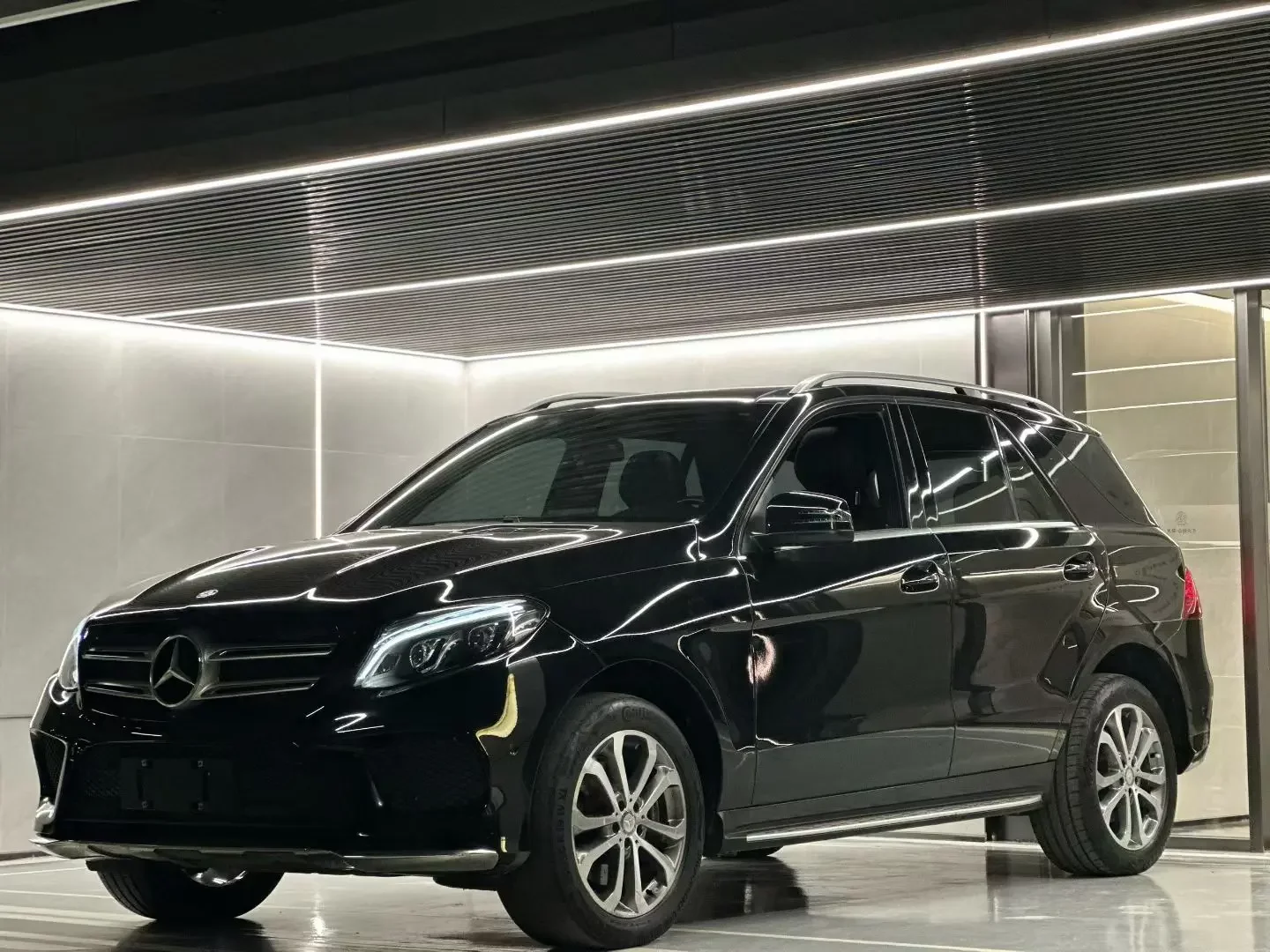 Mercedes-Benz GLE (Imported)