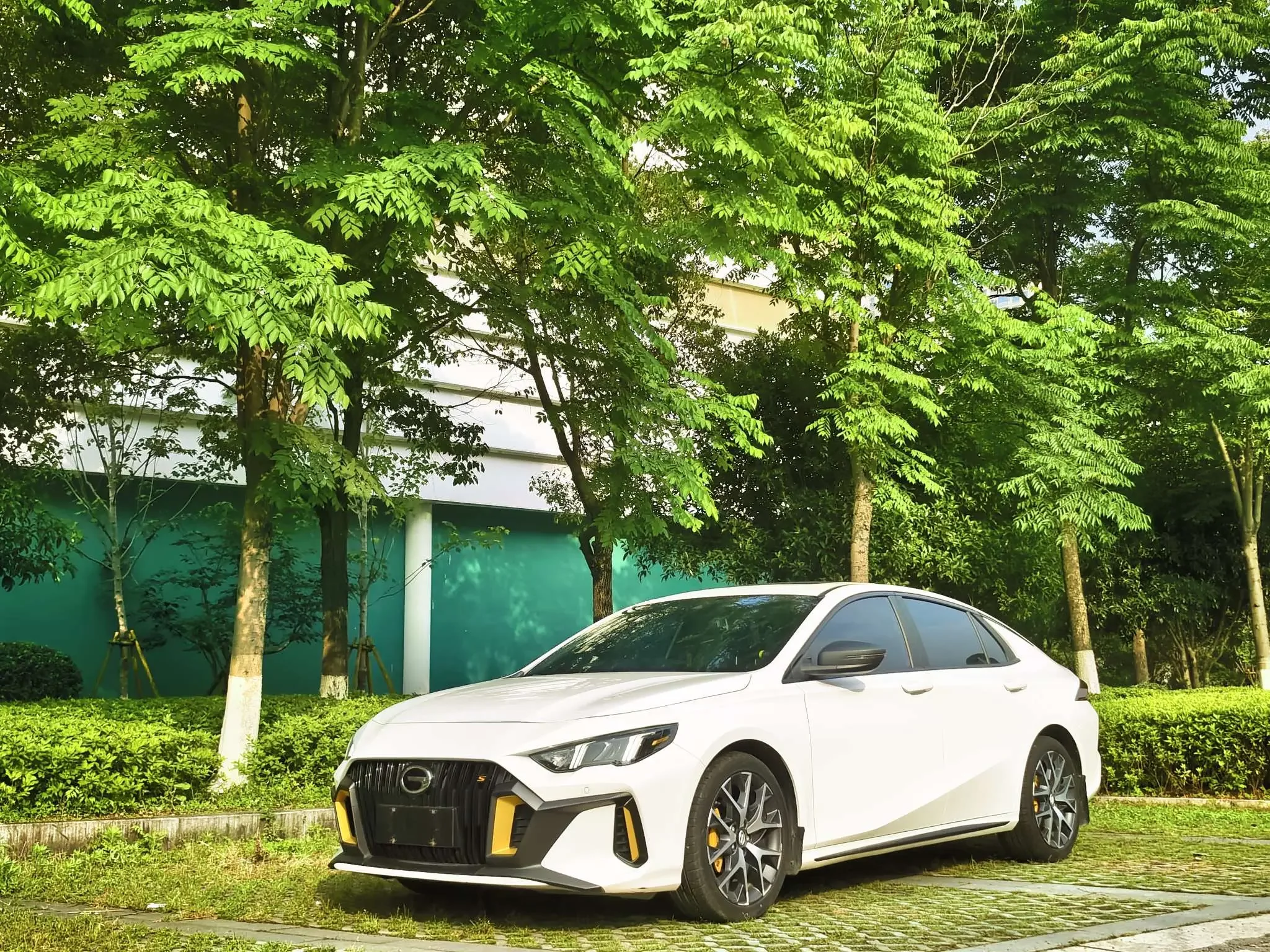 GAC Trumpchi Empow  из Китая