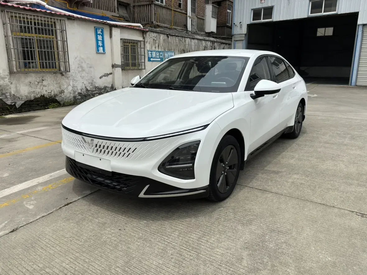 Wuling Starlight PHEV