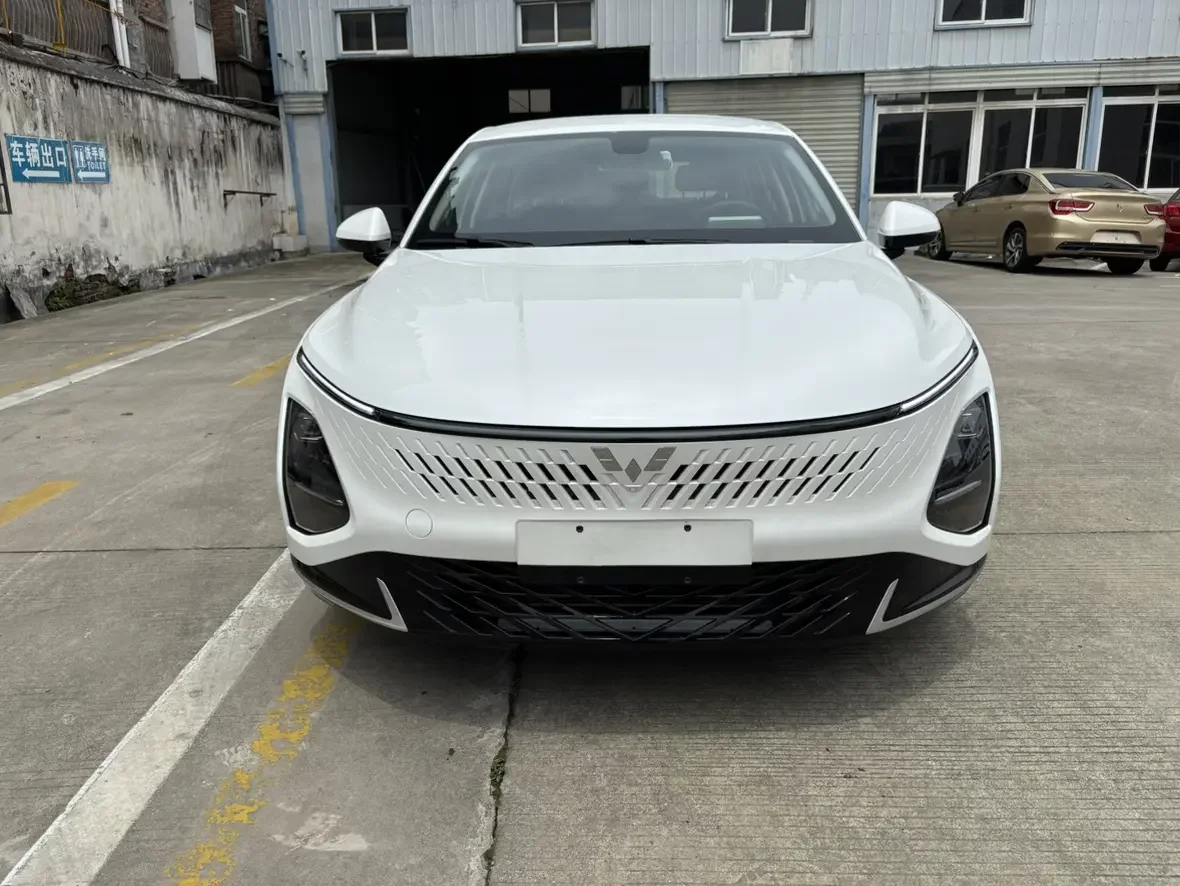 Wuling Starlight PHEV