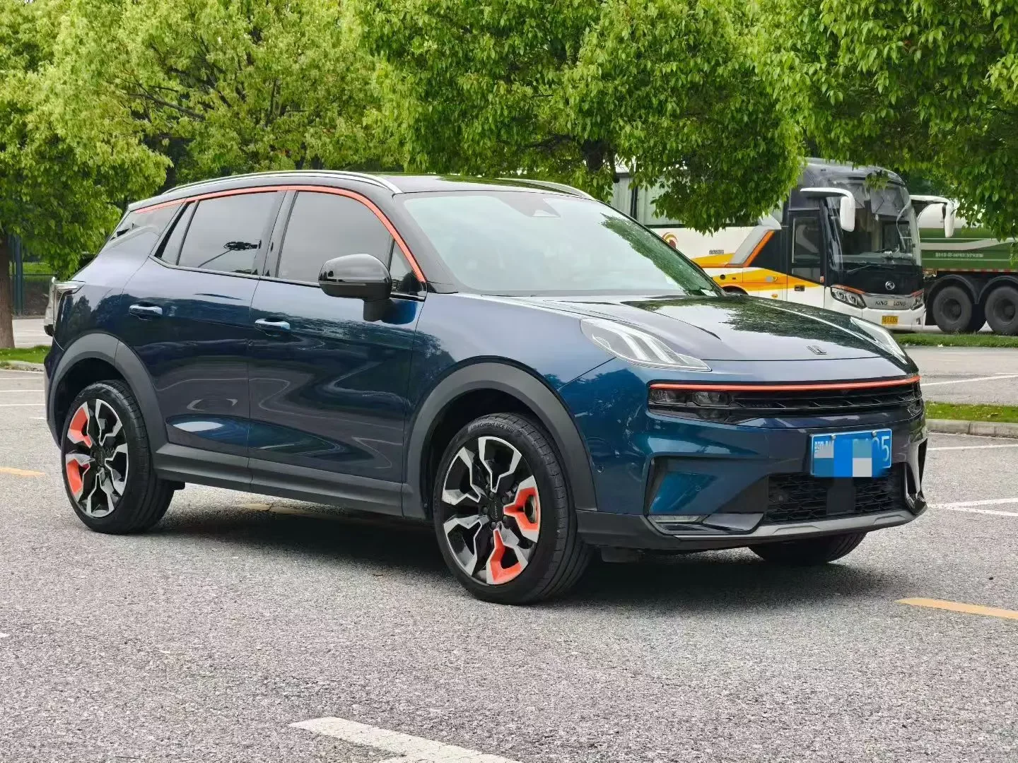 Lynk & Co 06