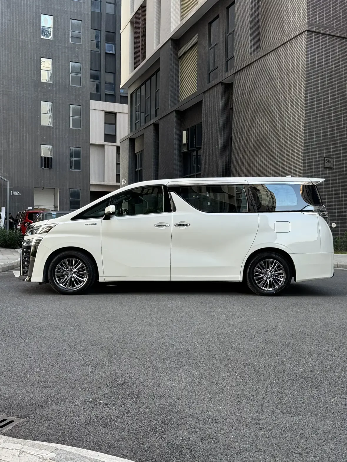 Toyota Crown Wellfire