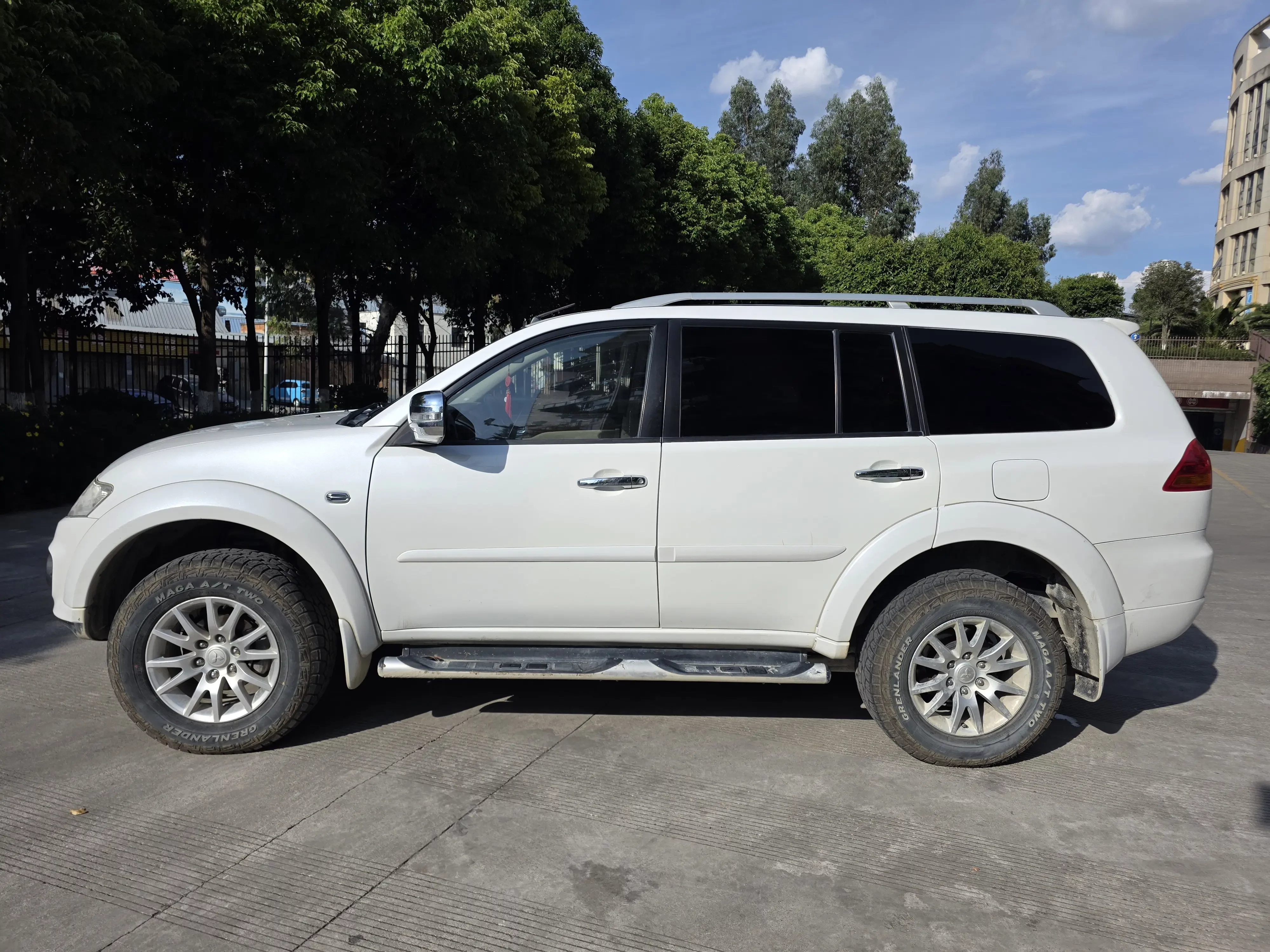 Mitsubishi Pajero Jinchang