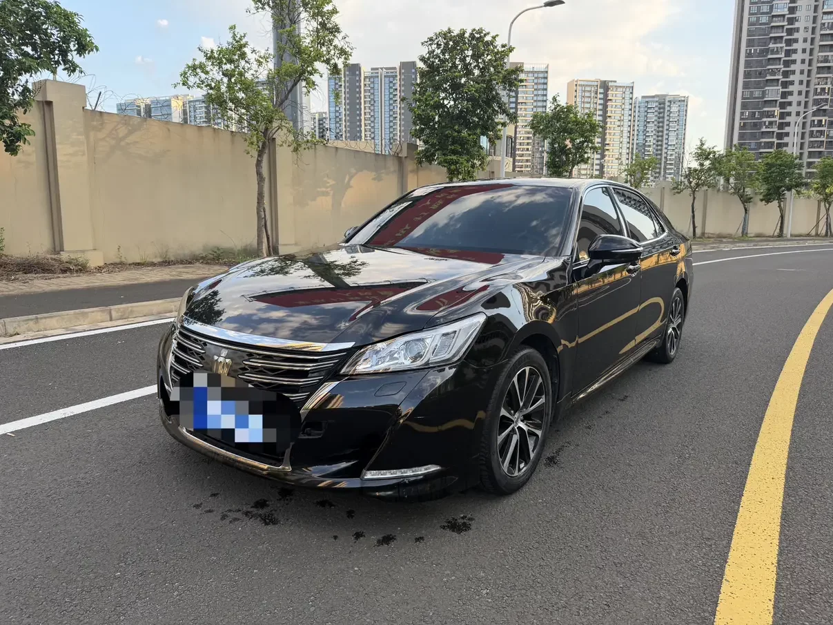 Toyota crown