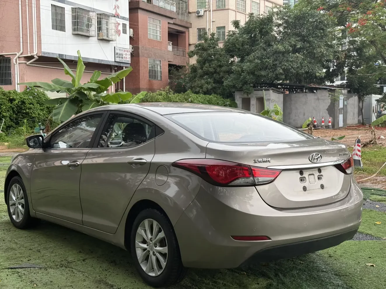 Hyundai Elantra