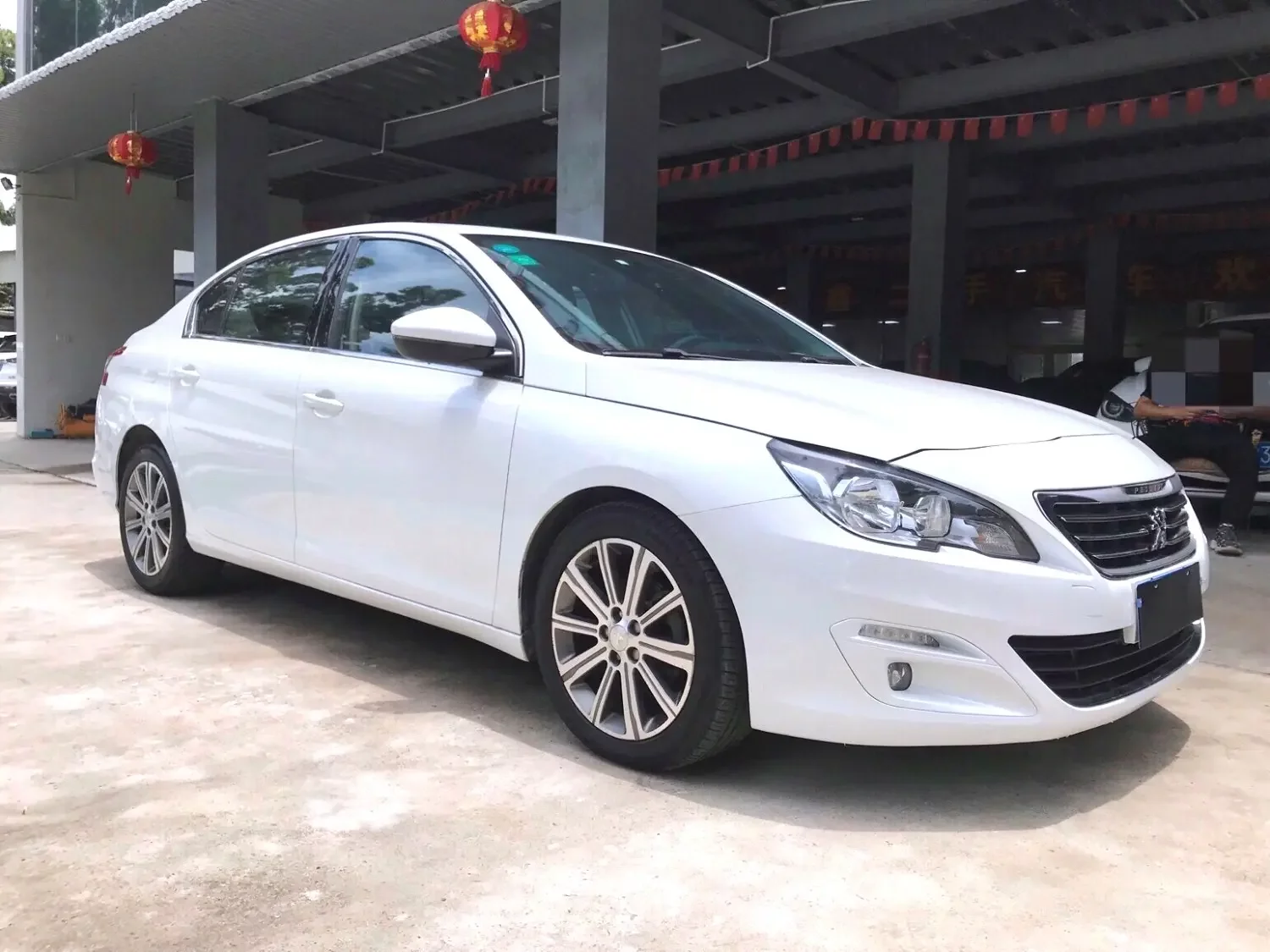 Peugeot 408