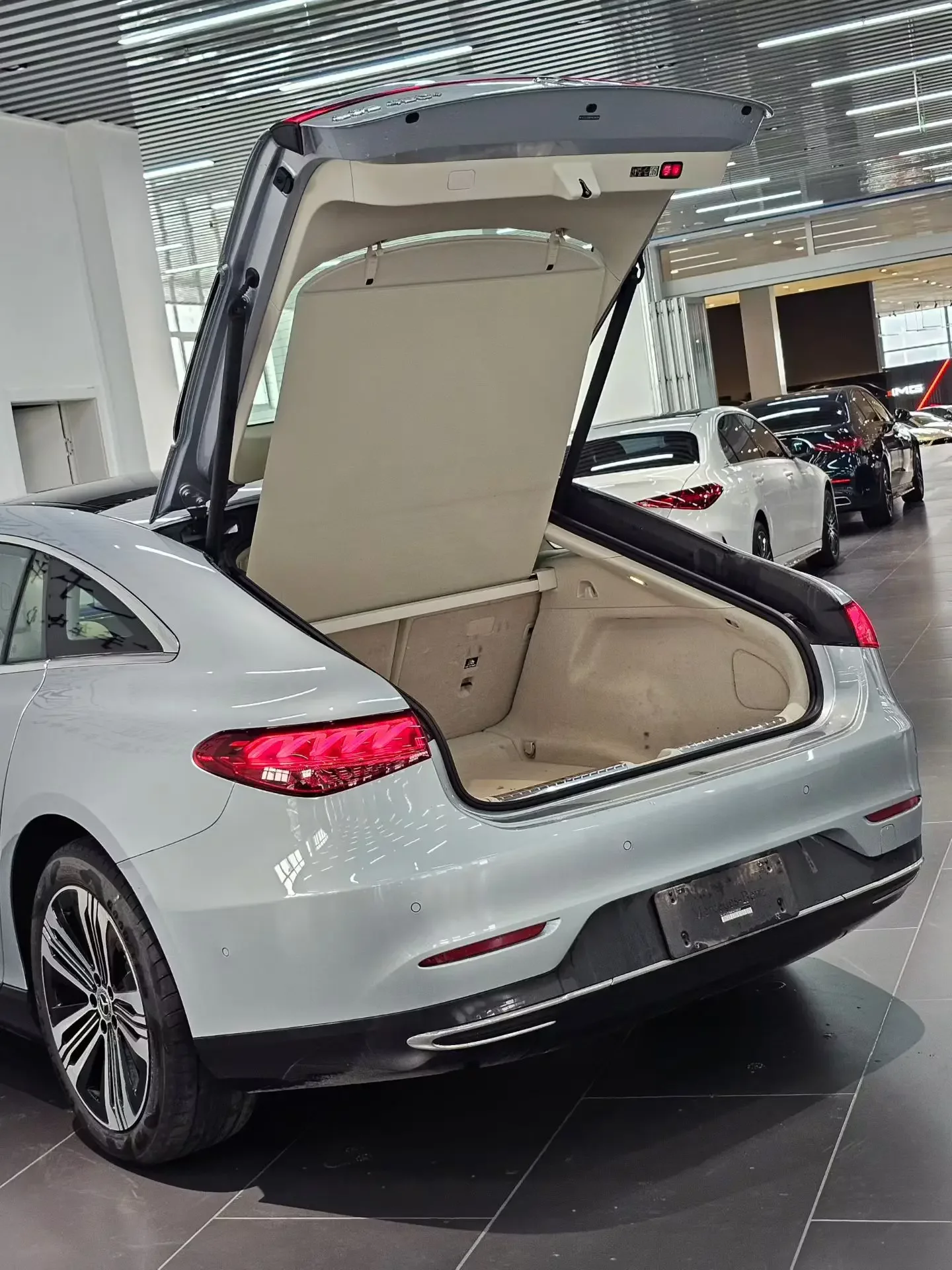 Mercedes-Benz EQS