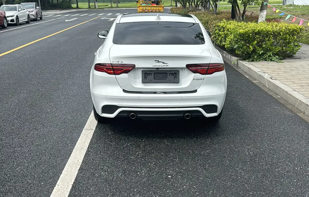 Jaguar XEL