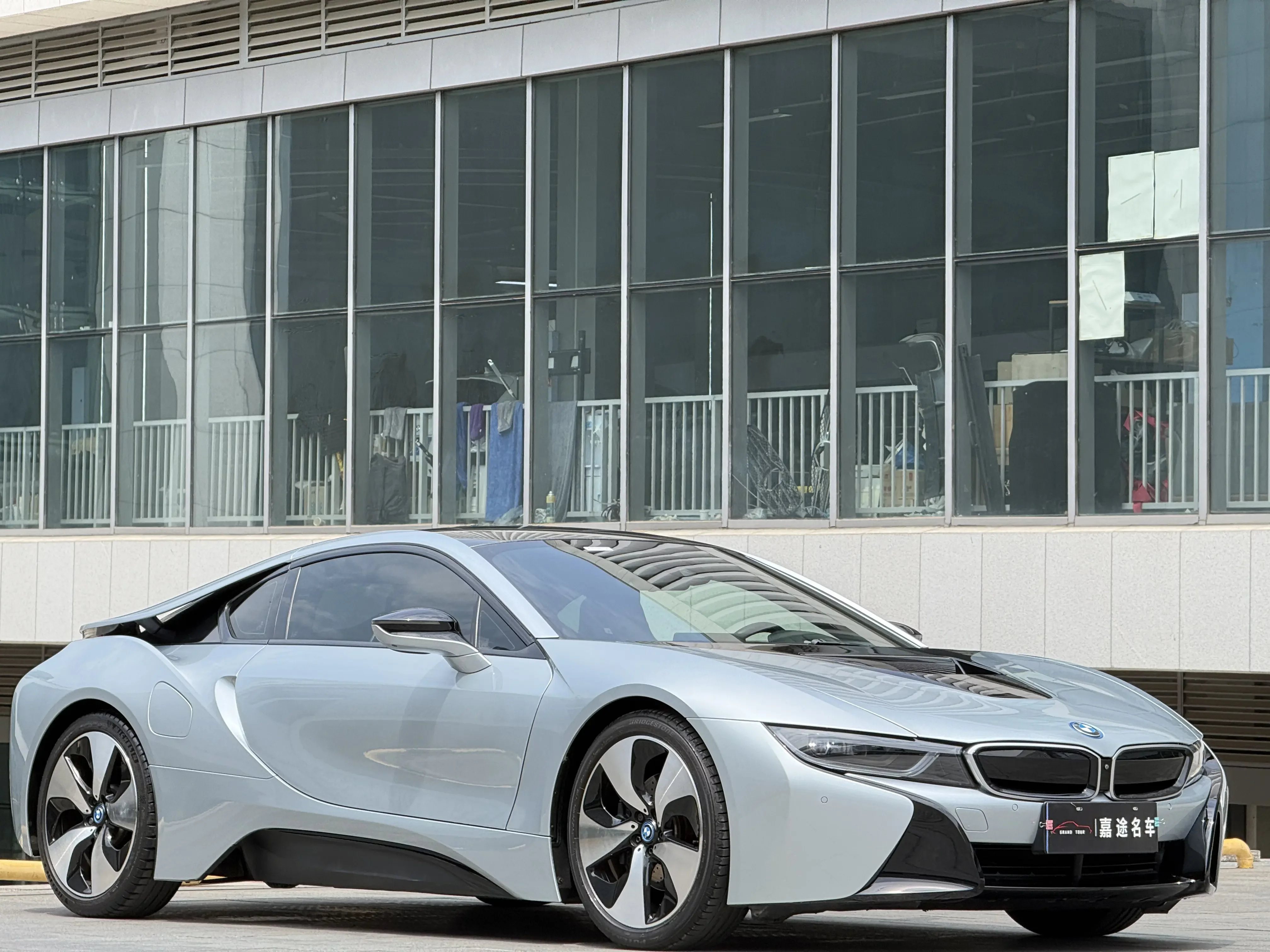 BMW i8