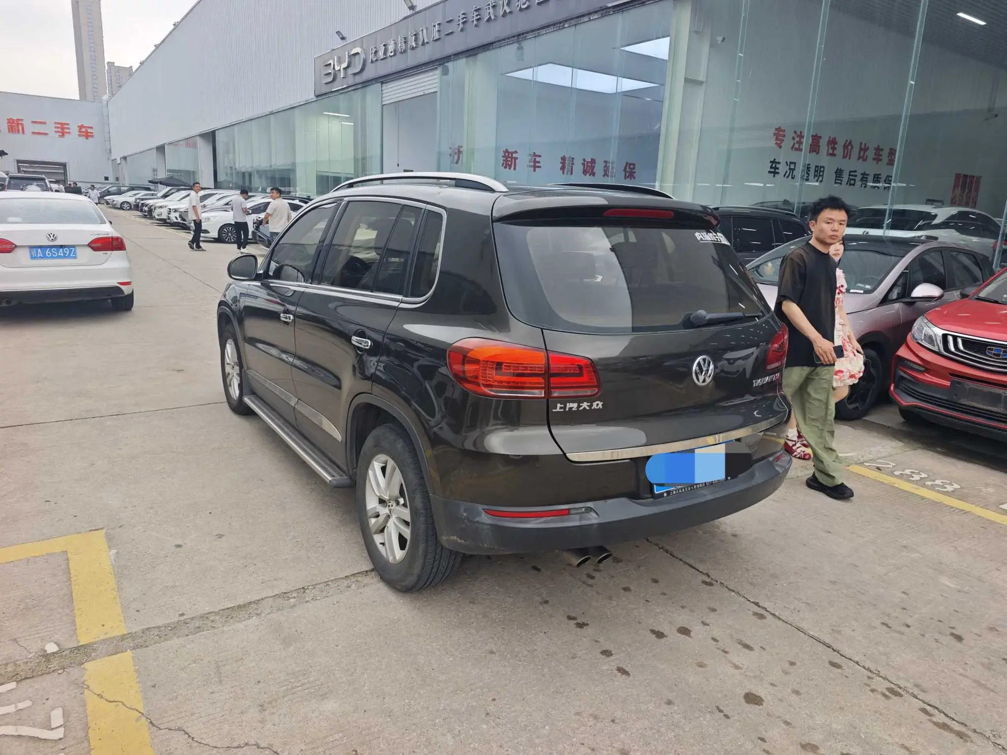Volkswagen Tiguan (Tharu)