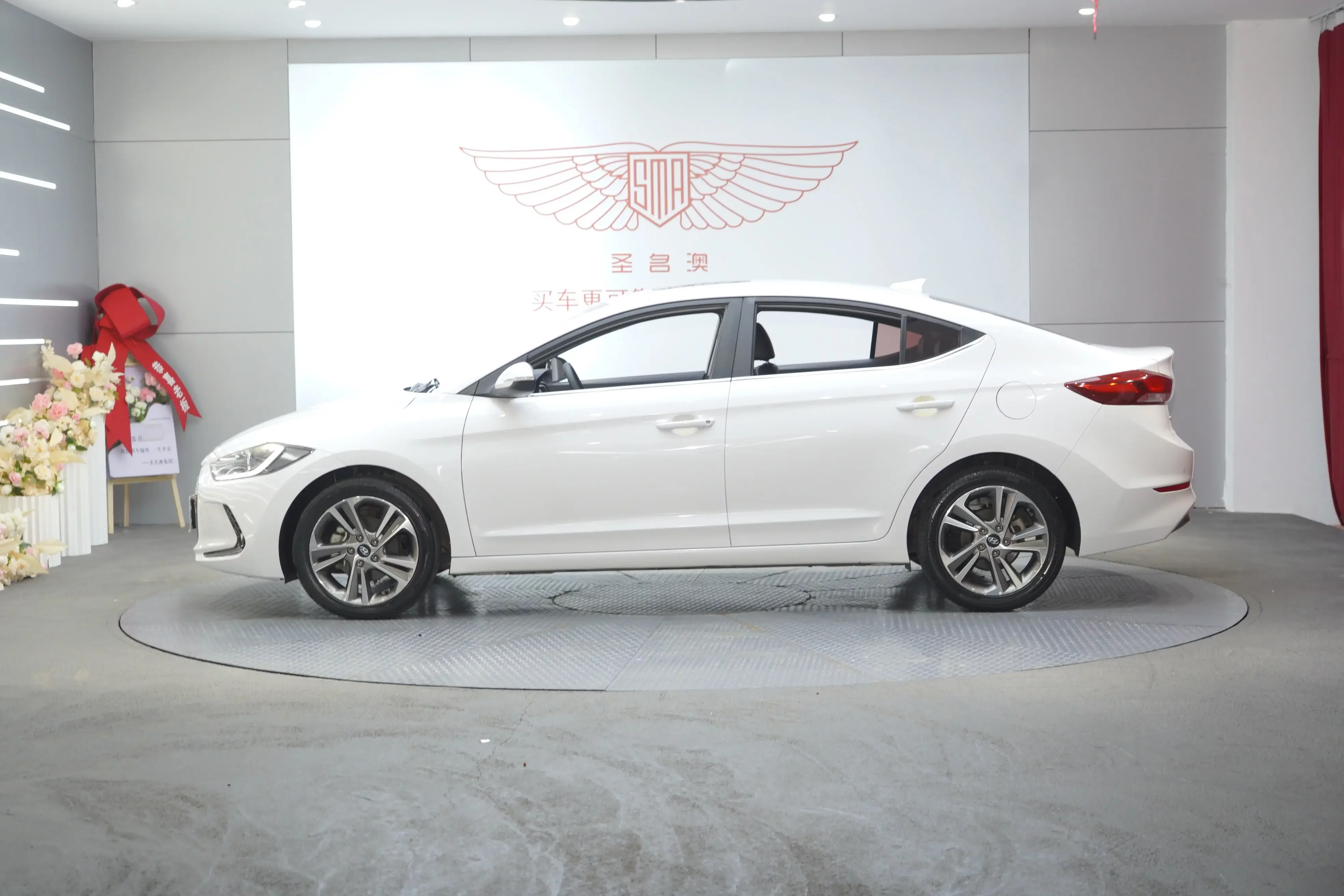 Hyundai lead
