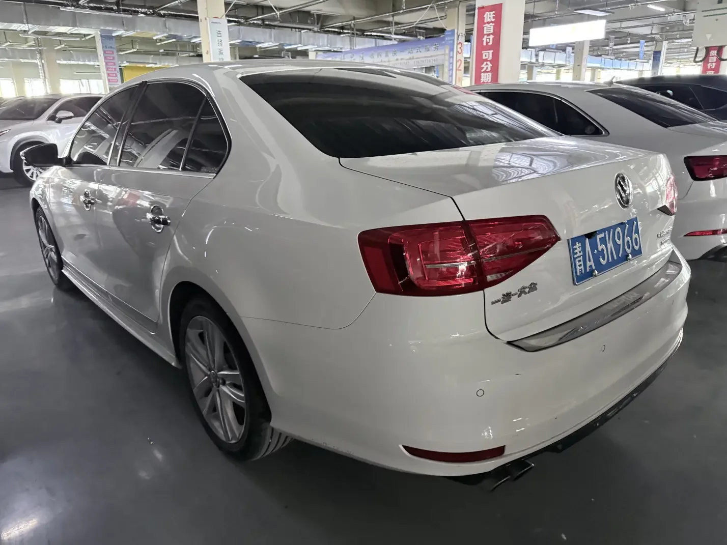 Volkswagen Sagitar
