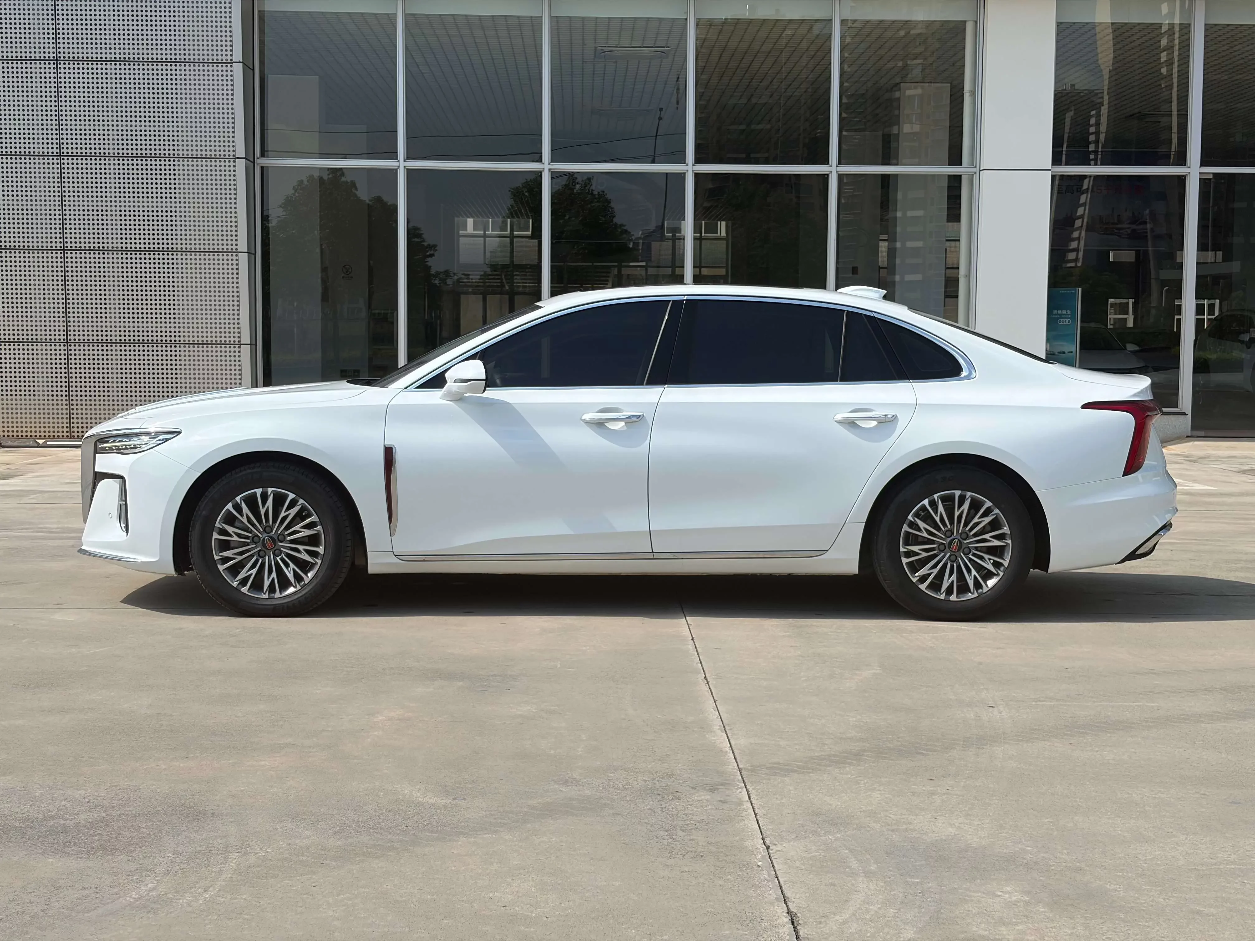 Hongqi H5