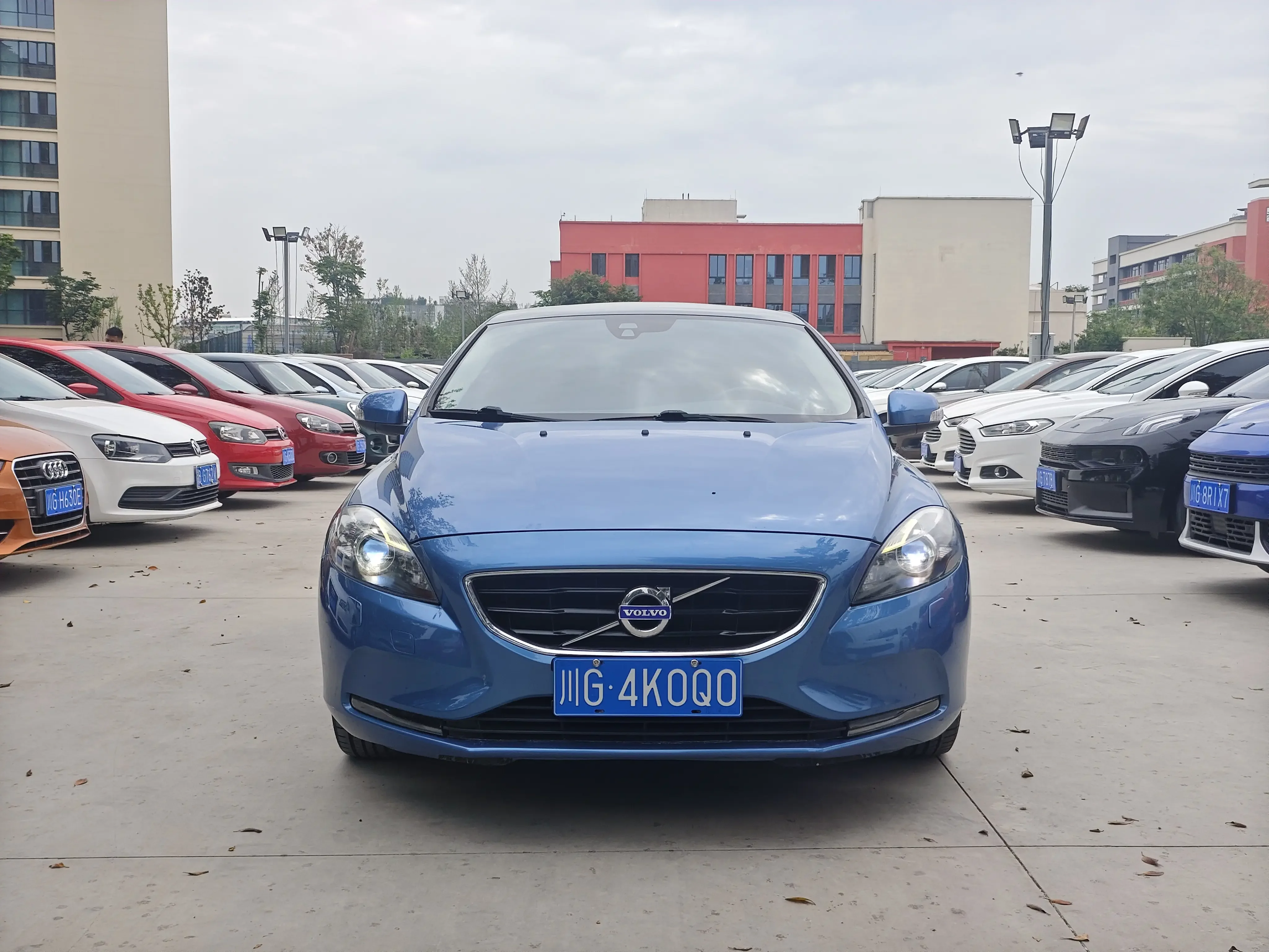 Volvo V40