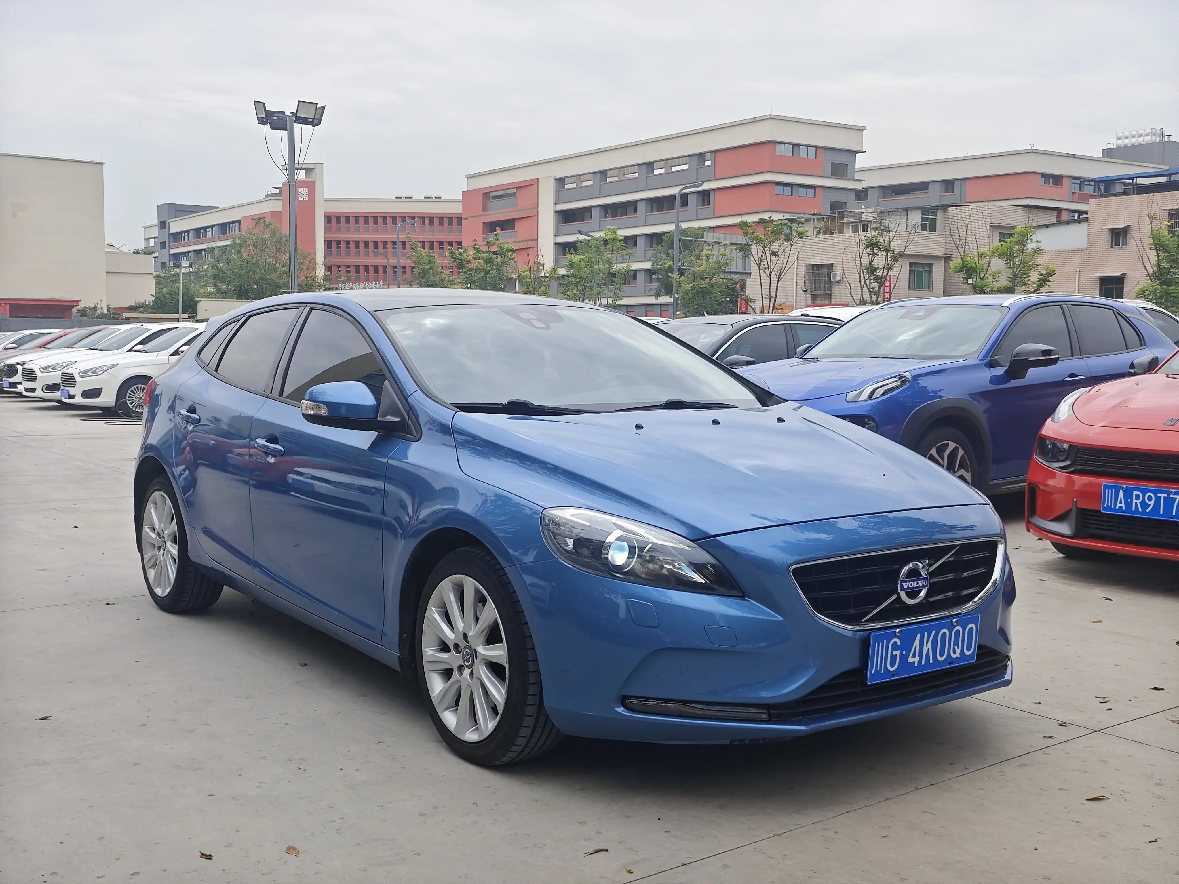 Volvo V40