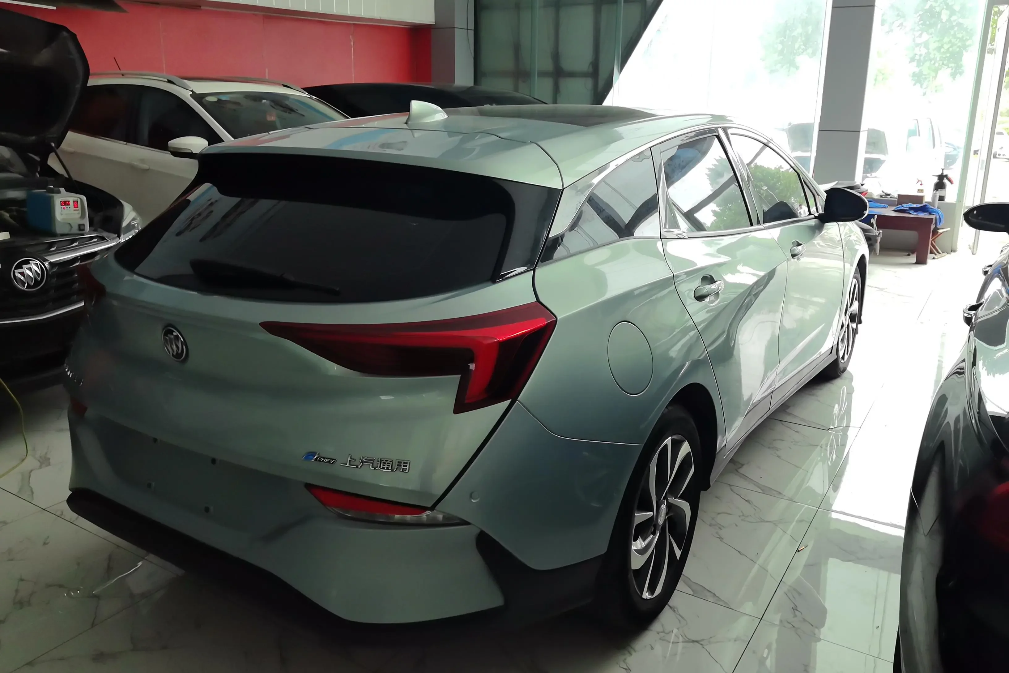 Buick Weilan 6 PHEV