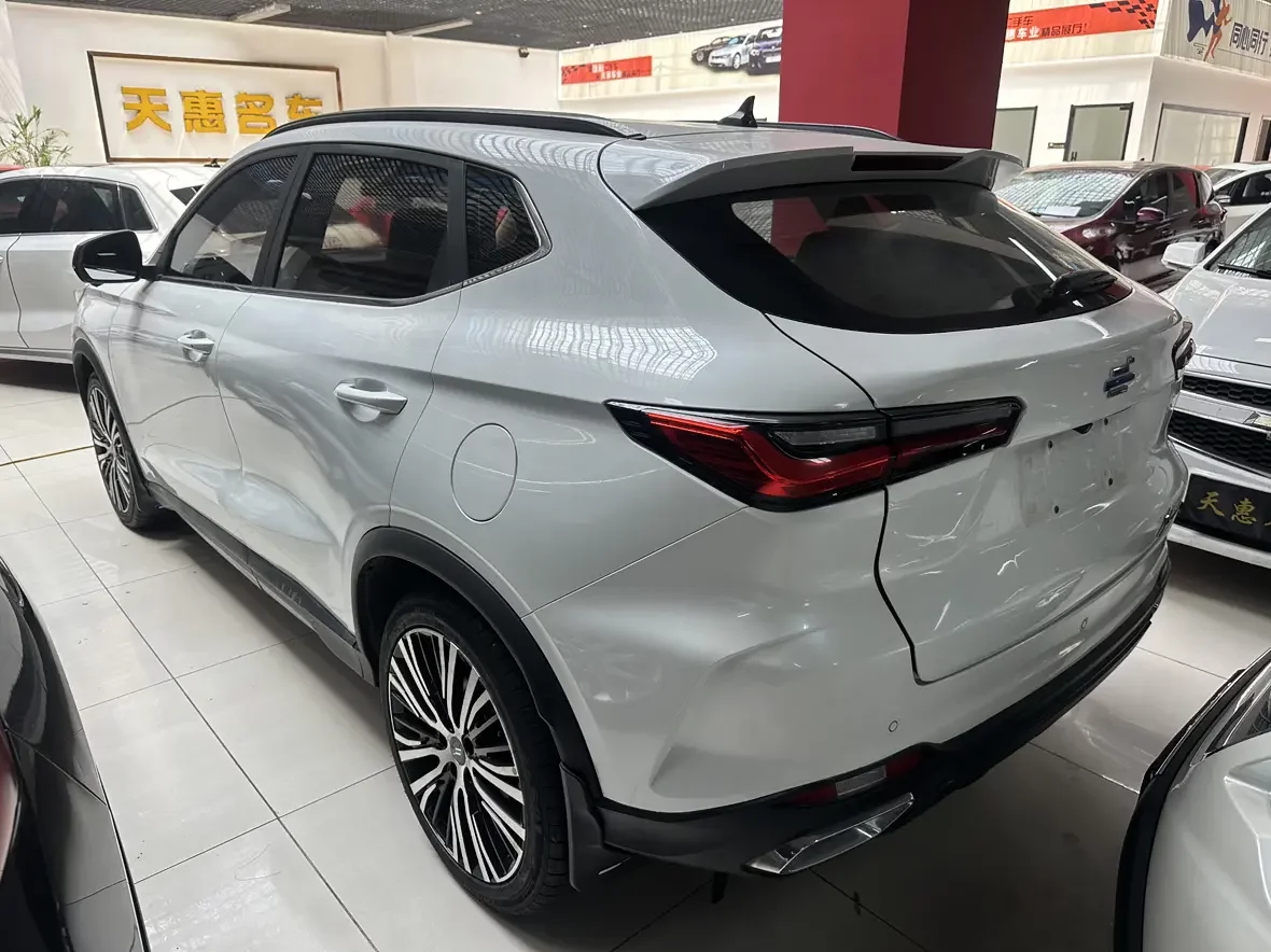 Oshan Changan Auchan X5