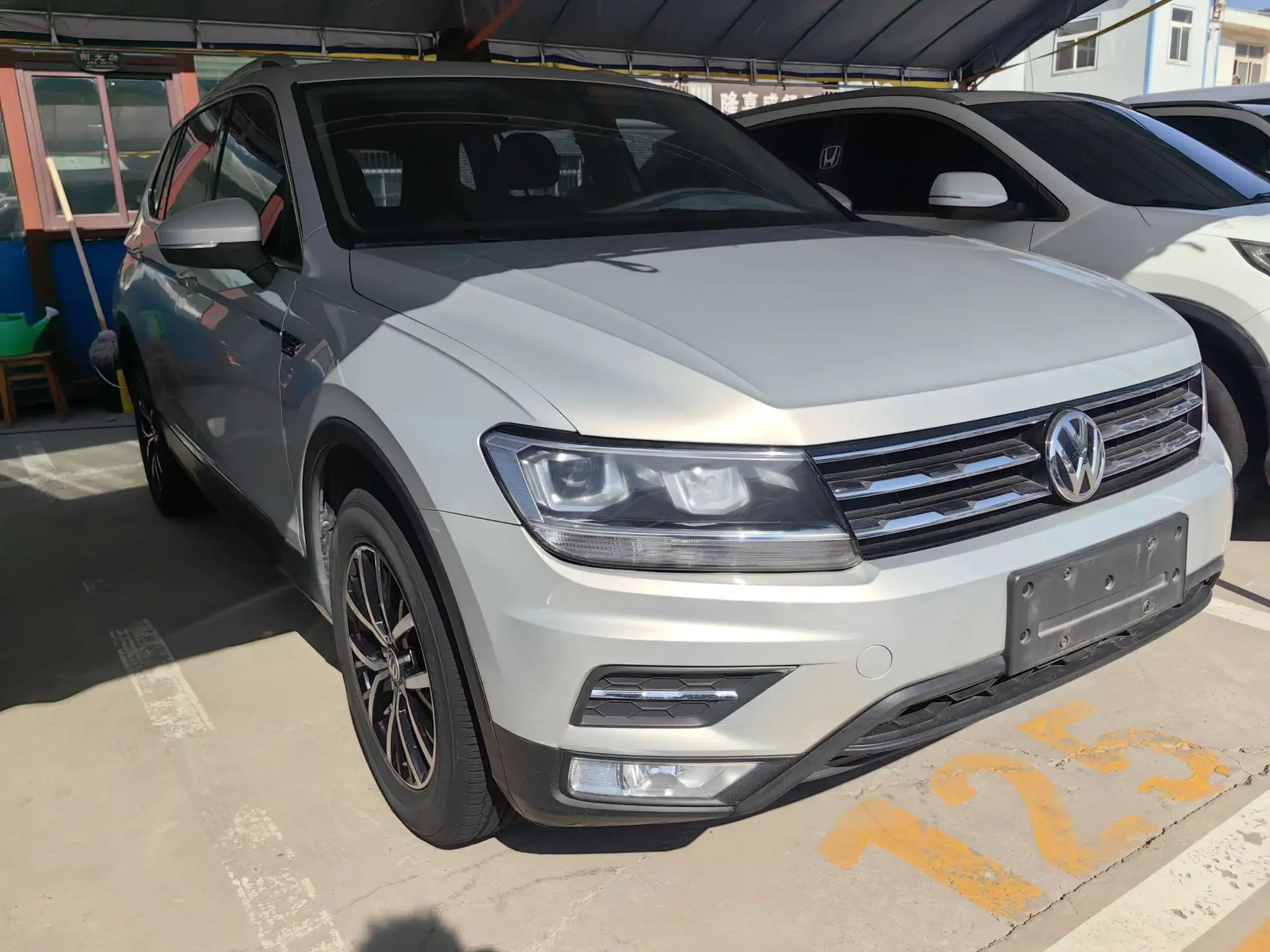 Volkswagen Tiguan L
