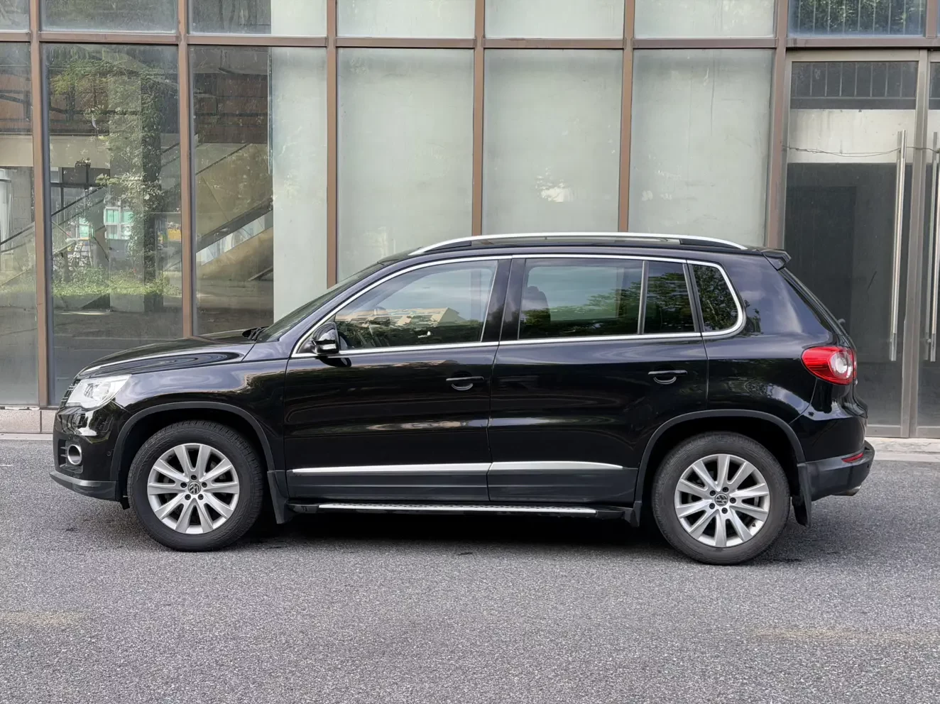Volkswagen Tiguan (Tharu)