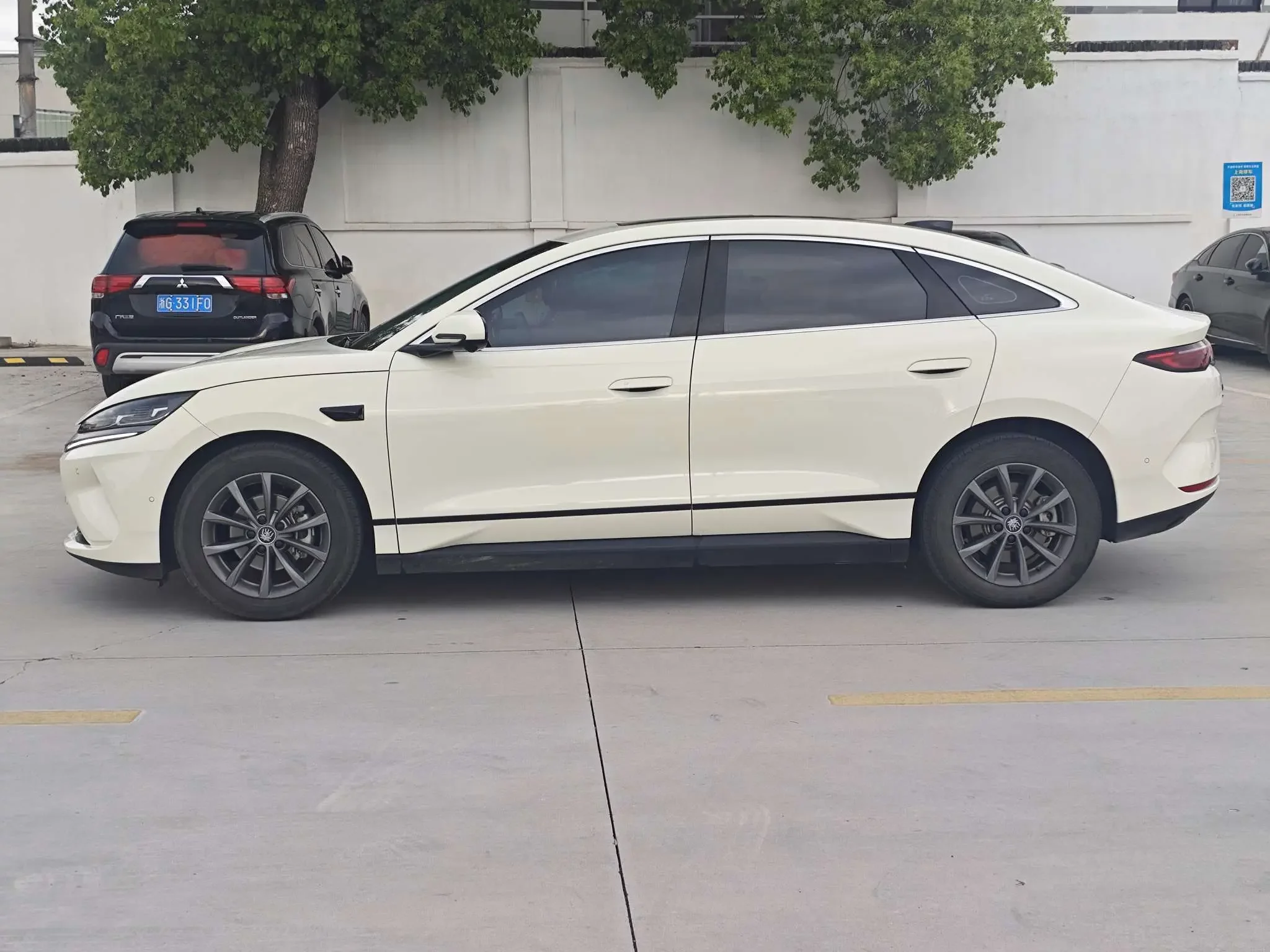 BYD Qin L EV