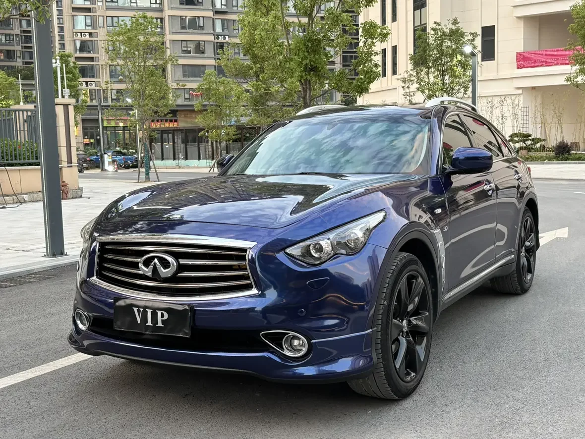 Infiniti QX70