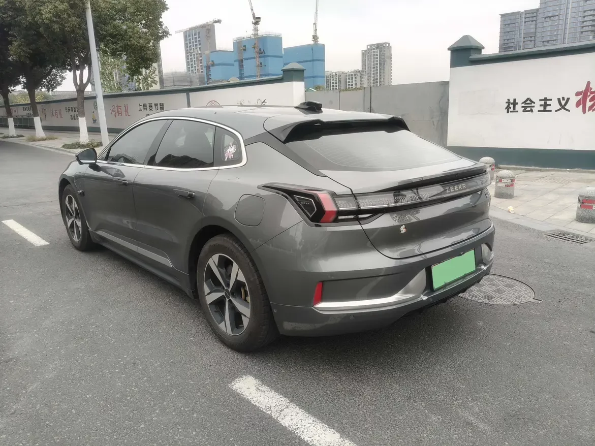 ZEEKR 001