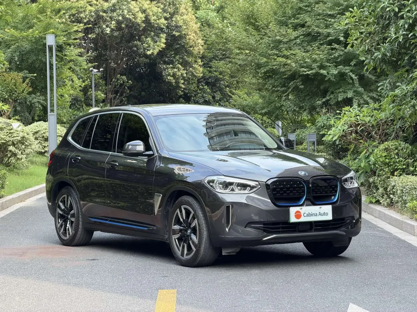 BMW iX3