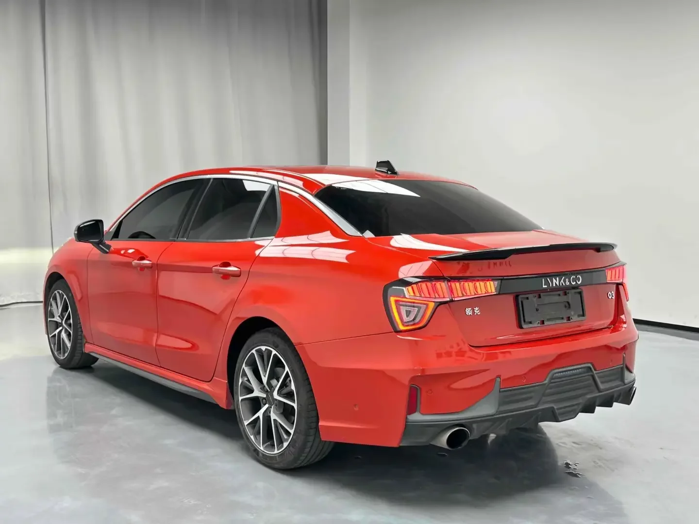 Lynk & Co 03