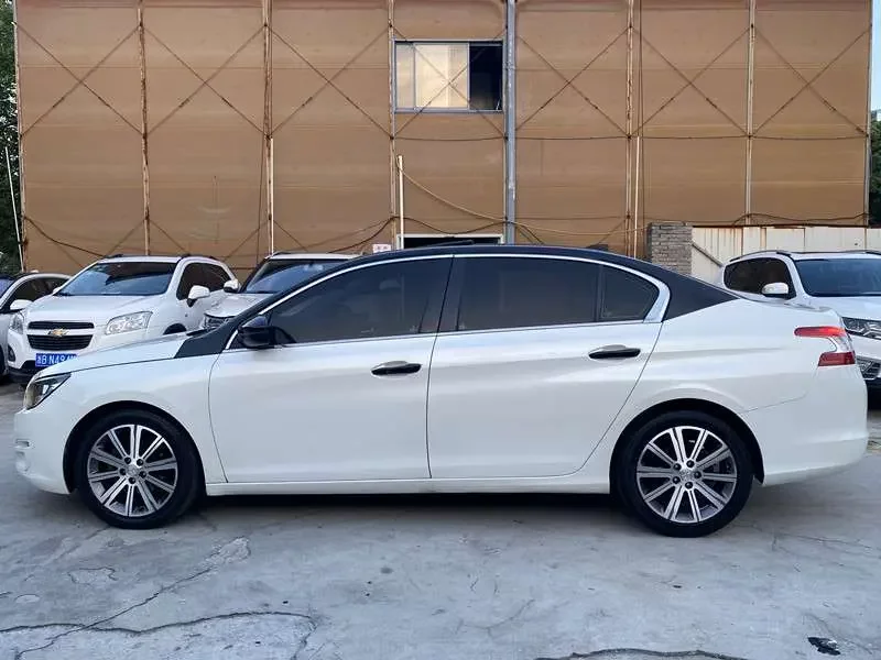 Peugeot 408