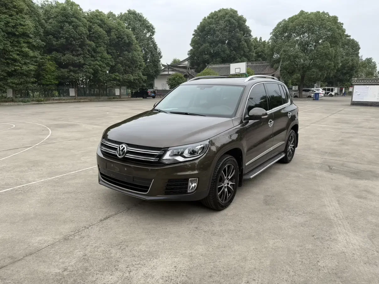 Volkswagen Tiguan (Tharu)