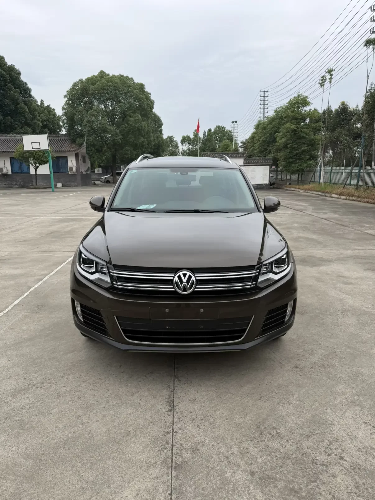 Volkswagen Tiguan (Tharu)