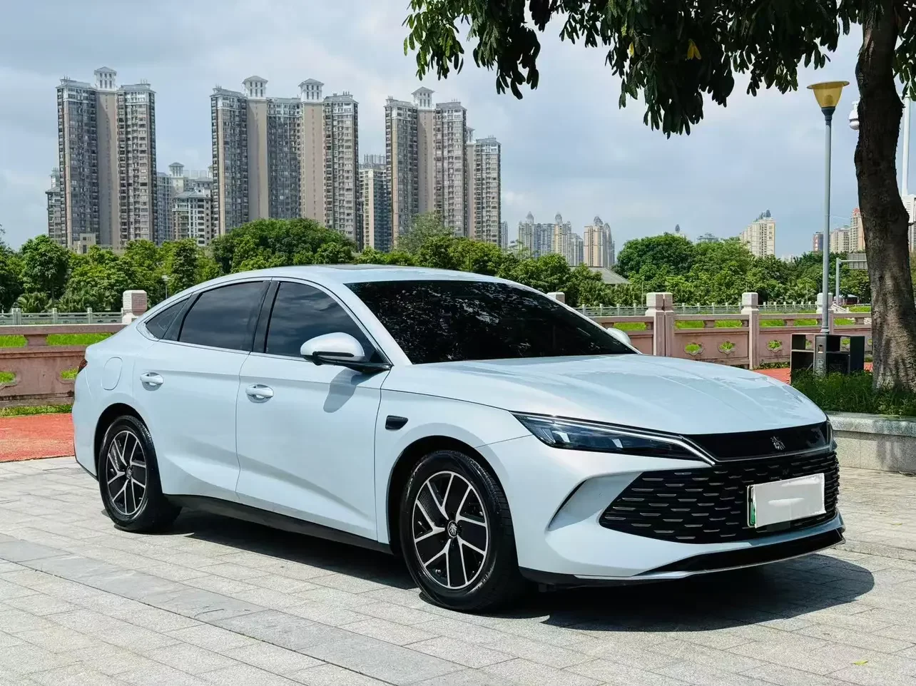 BYD Qin L DM