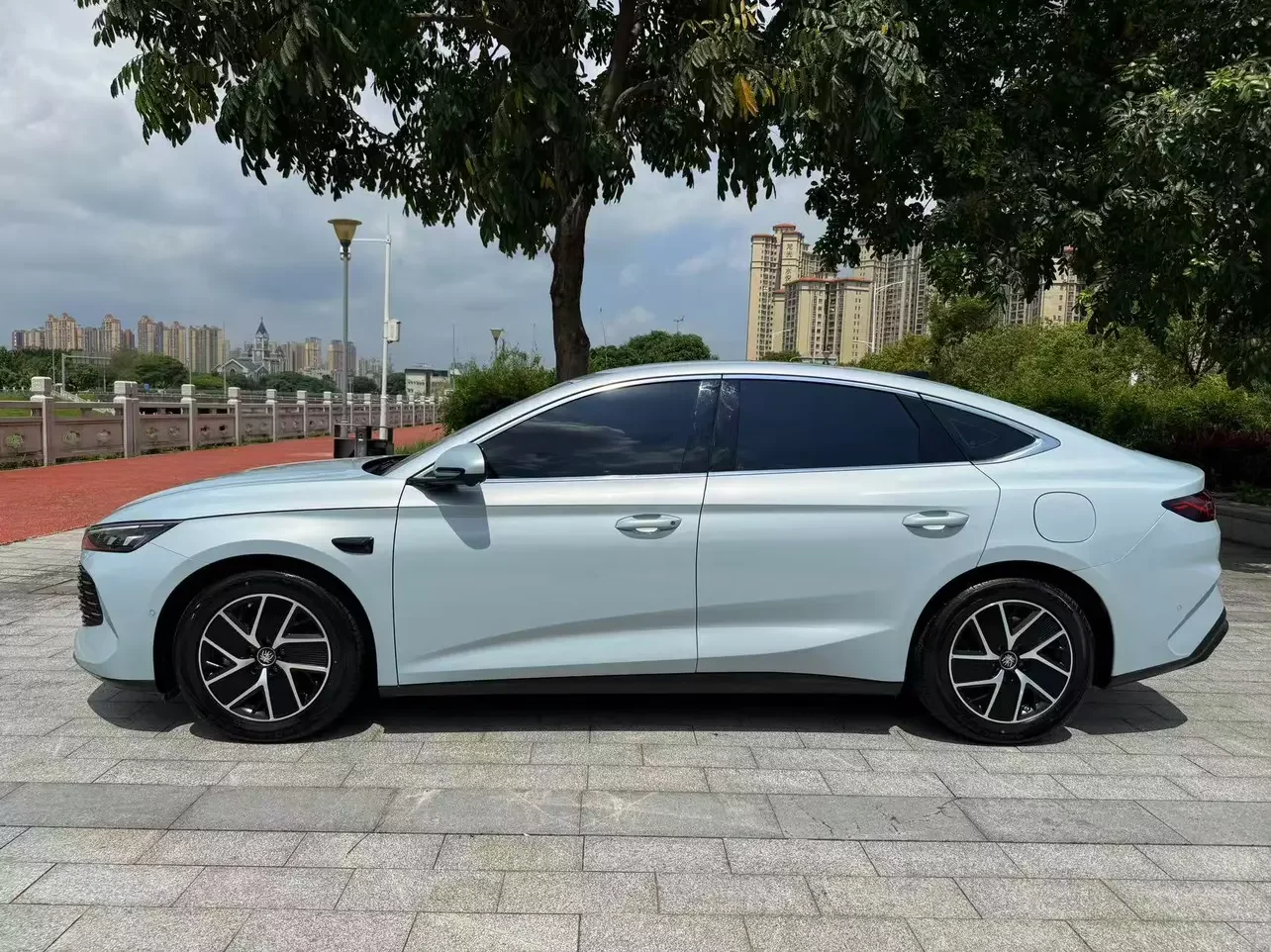 BYD Qin L DM