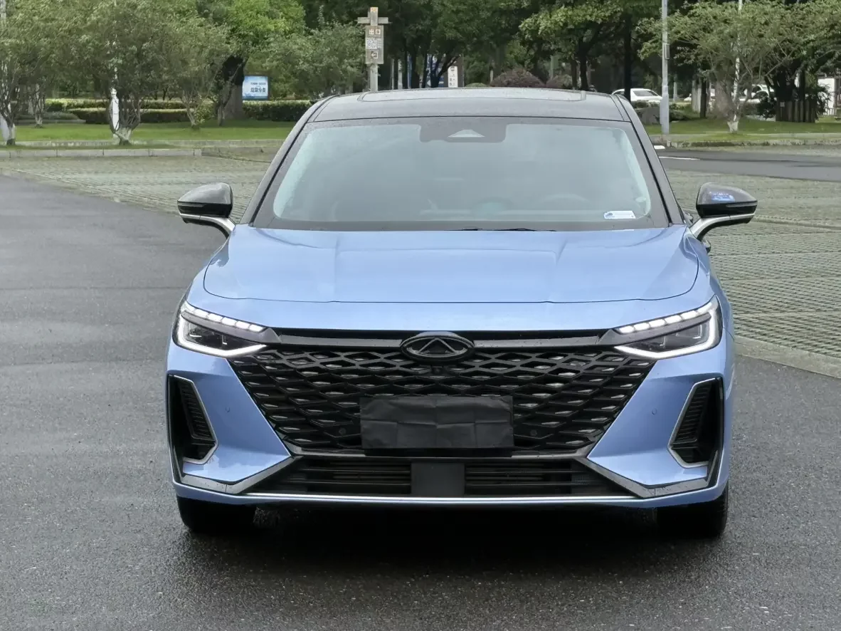 Chery Arrizo 8