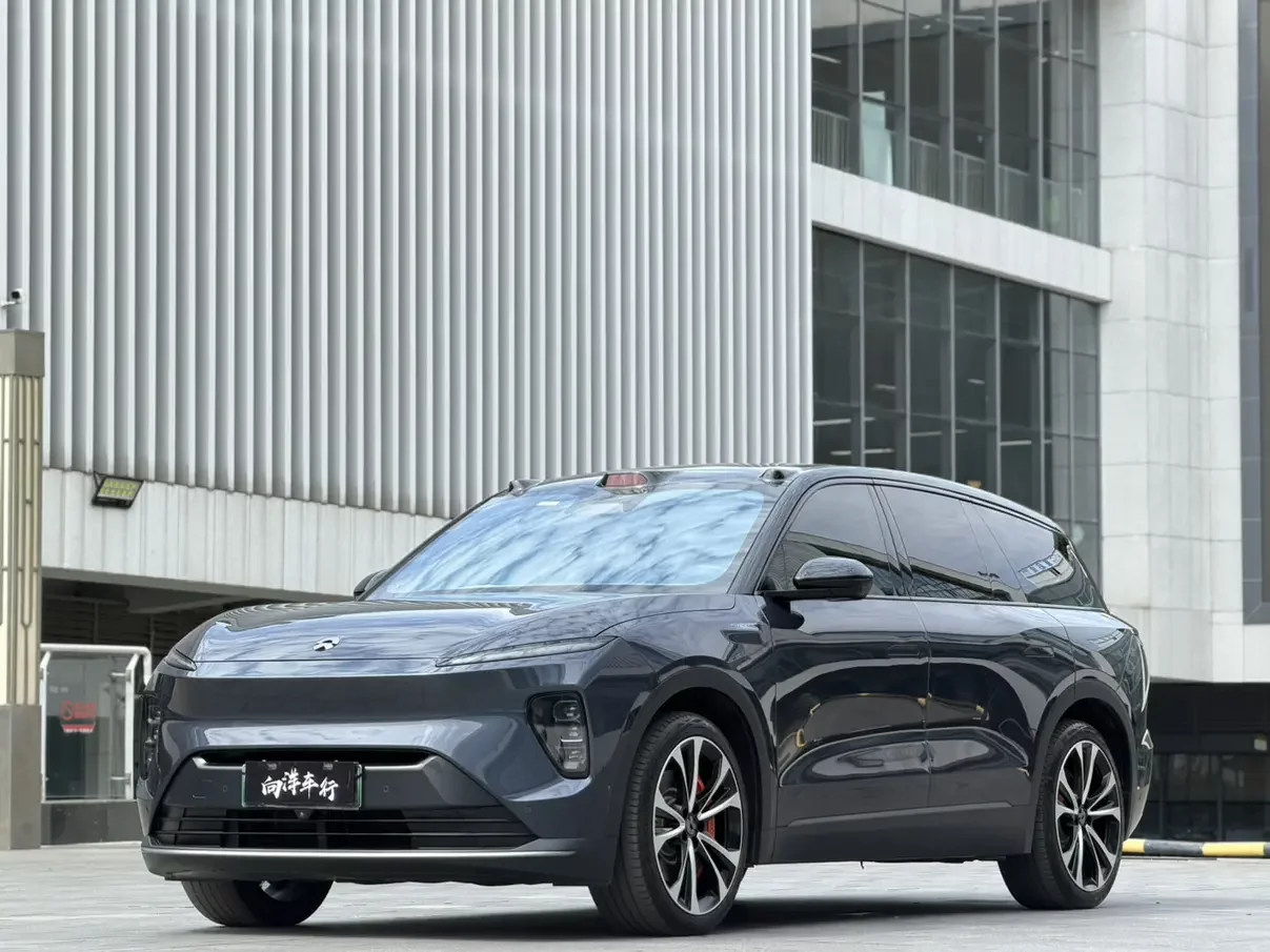 NIO ES8