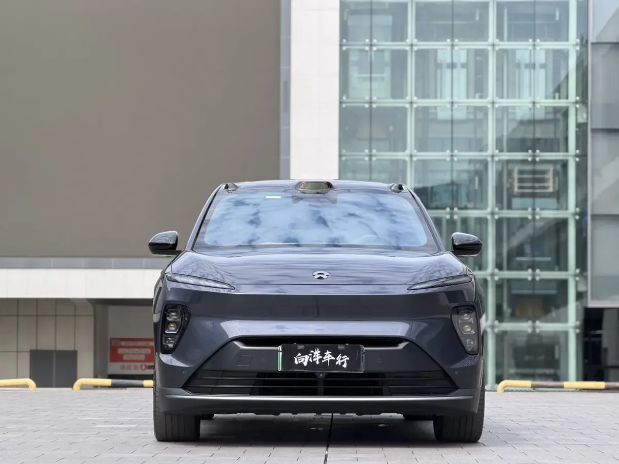 NIO ES8