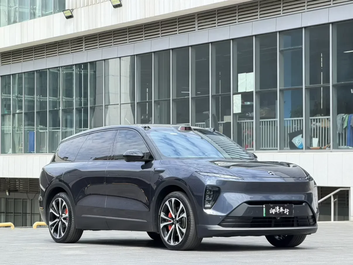NIO ES8