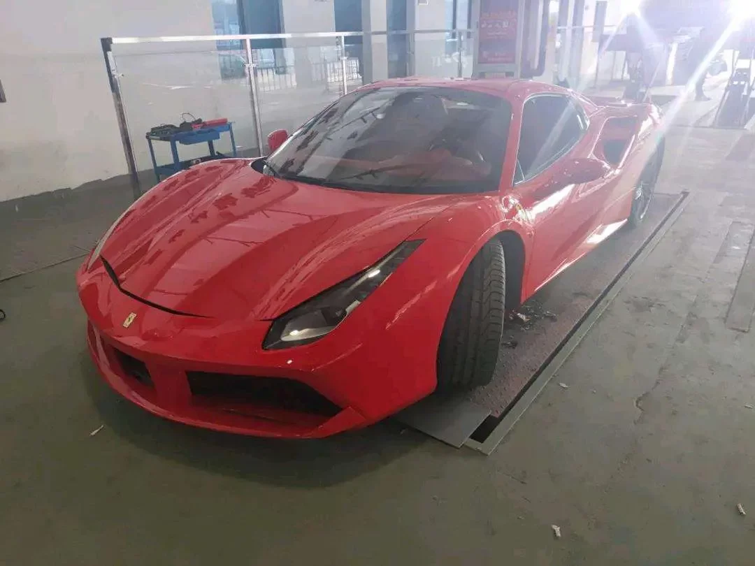 Ferrari 488