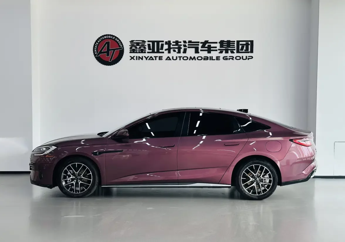 BYD Seal 07DM