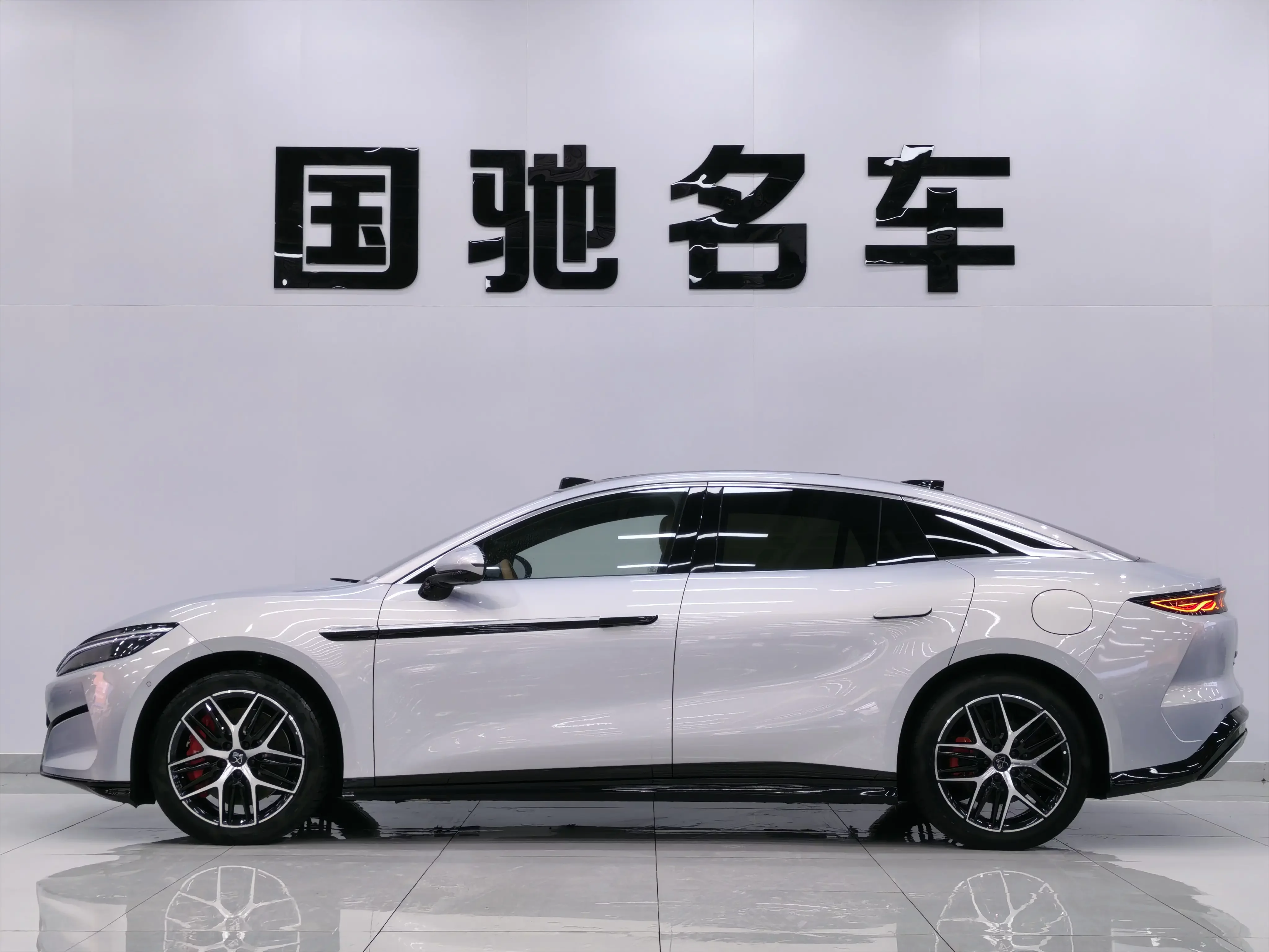 BYD Han L EV