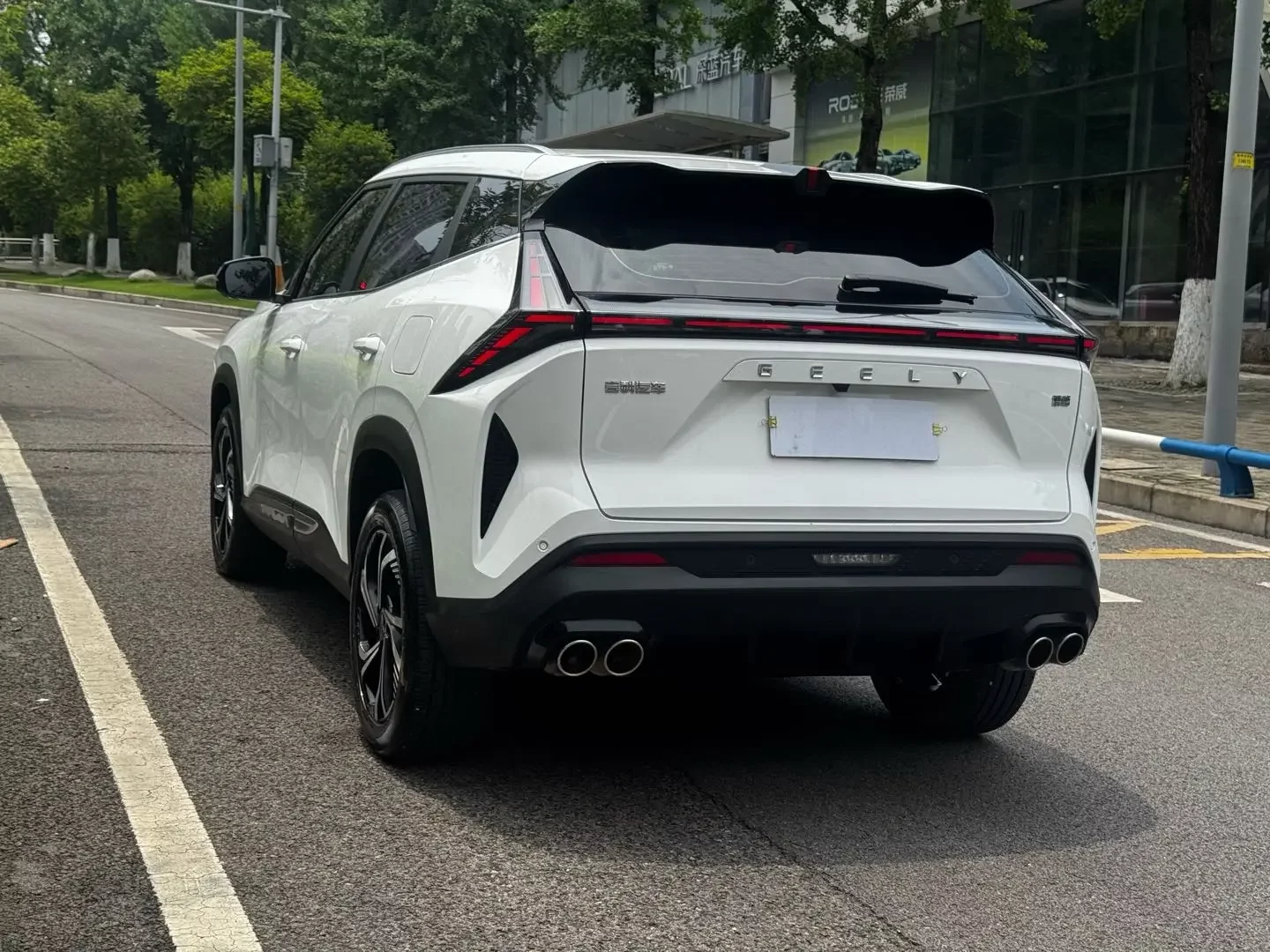 Geely Atlas